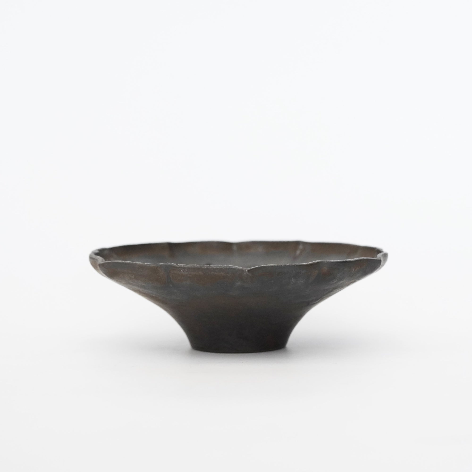 【Hideki Yamamoto】Kuro-yu flower-shaped morning glory bowl Small