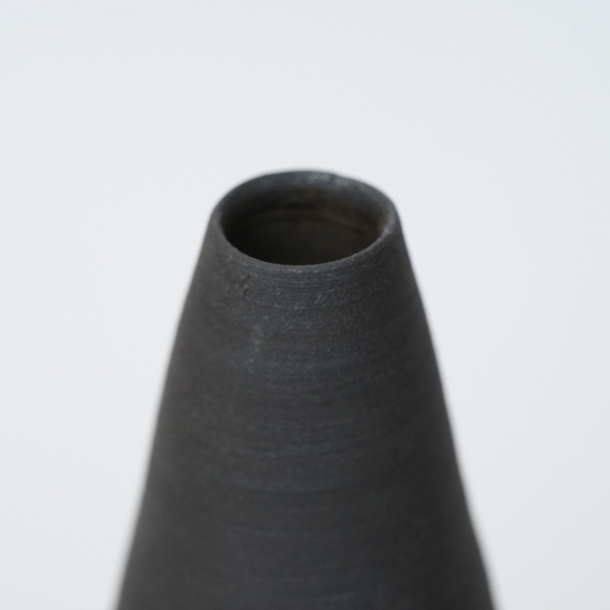 【野口悦士】黒焼締角瓶