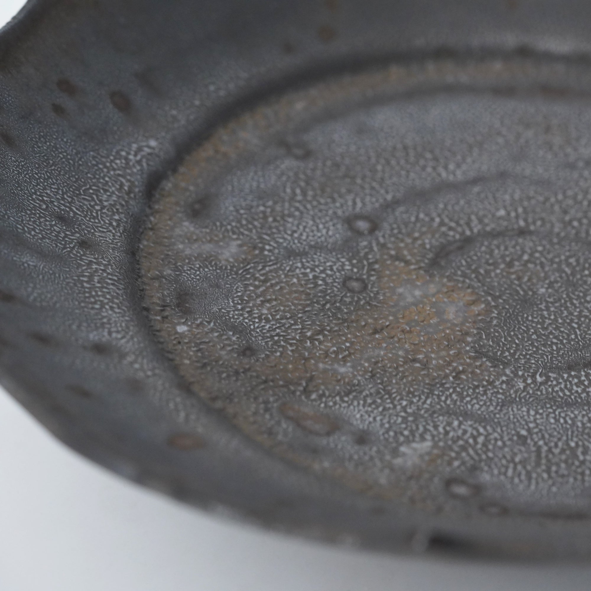 【Hideki Yamamoto】Kuro-yu flower-shaped deflection bowl