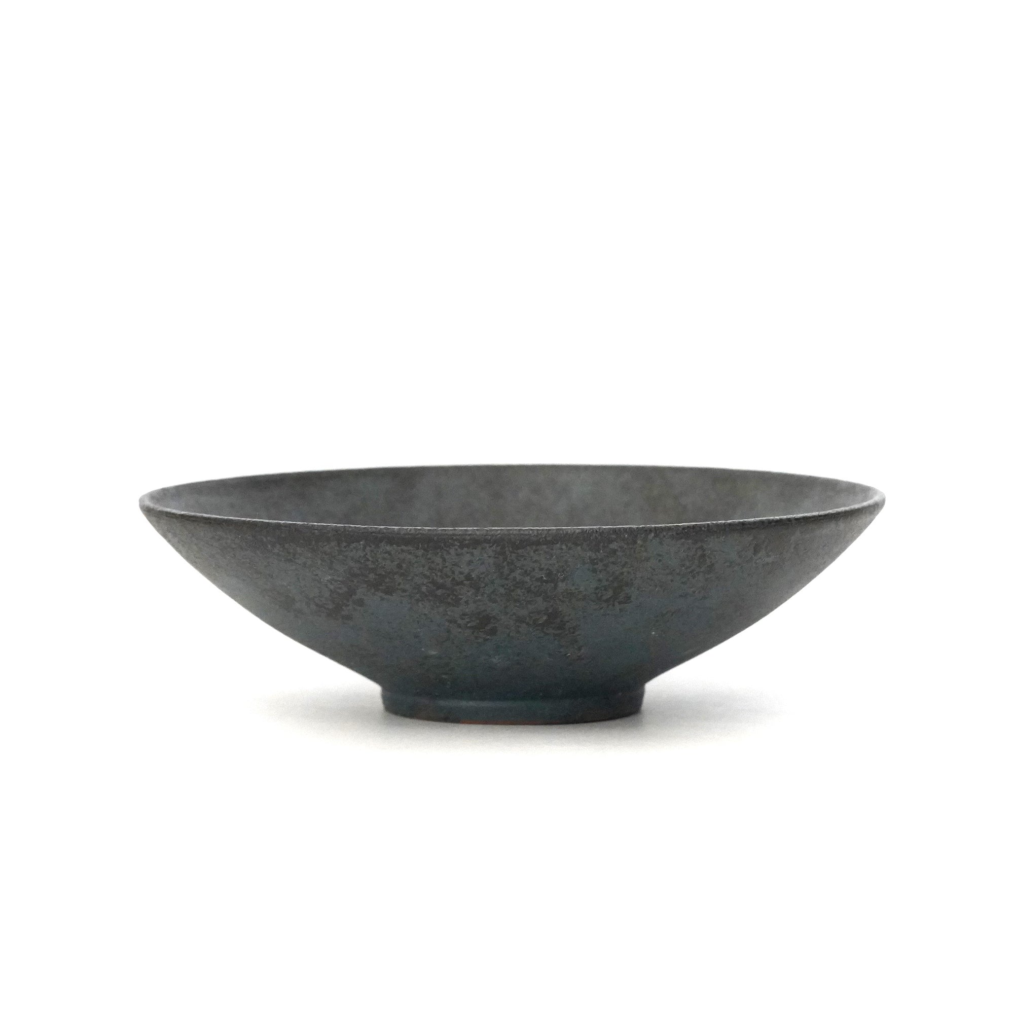 【Eiichi Shibuya】地ノ器 edged bowl small verdigris blue