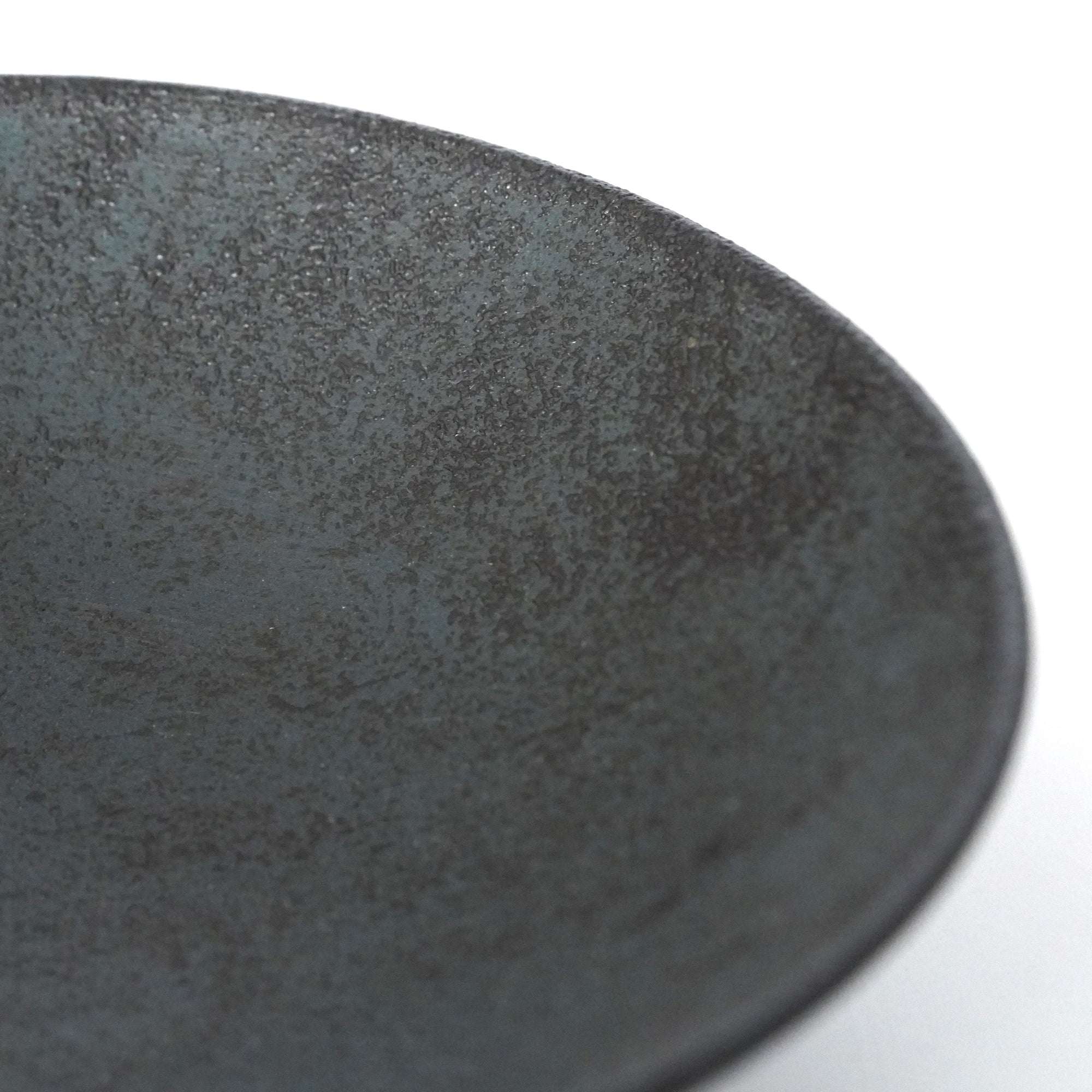 【Eiichi Shibuya】地ノ器 edged bowl small verdigris blue