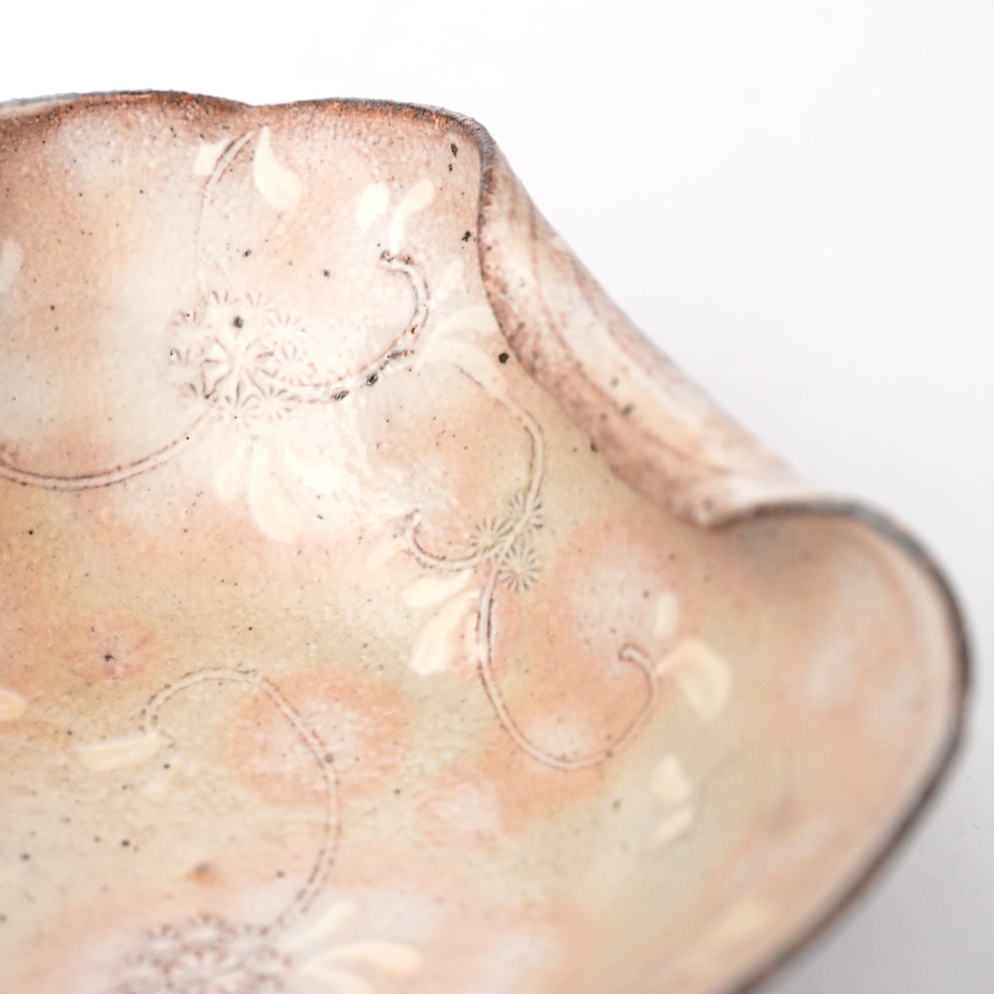 錆三島葉型向付