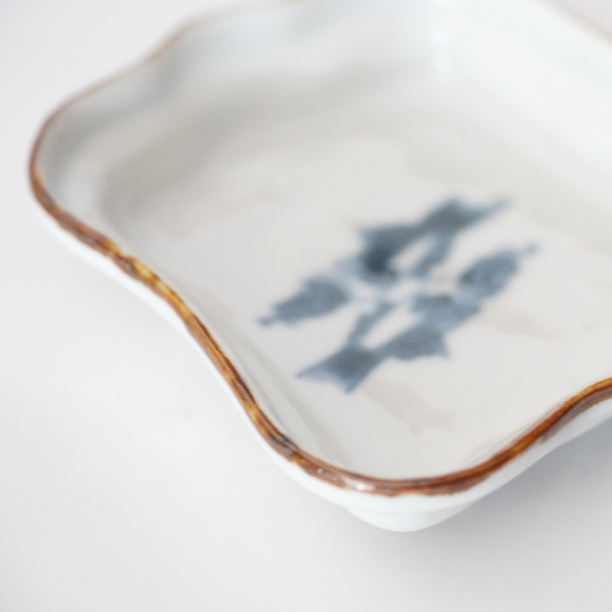 軍配豆皿 双魚文