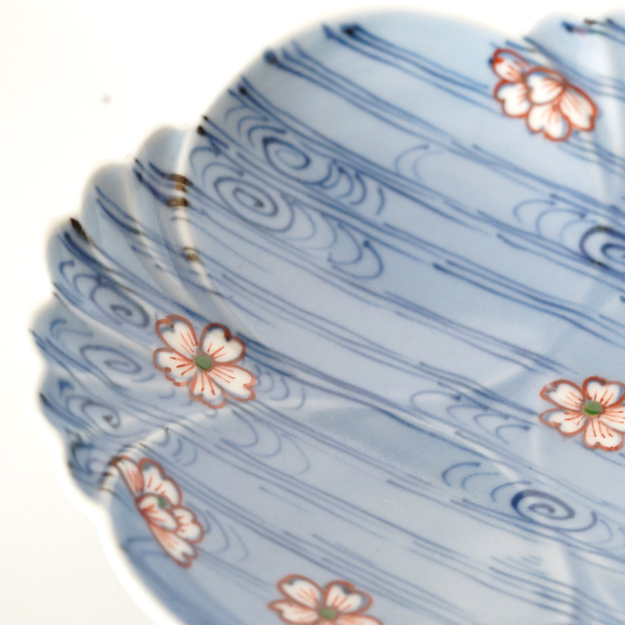 5-inch plate with ink-filled treasures and flowers and birds pattern