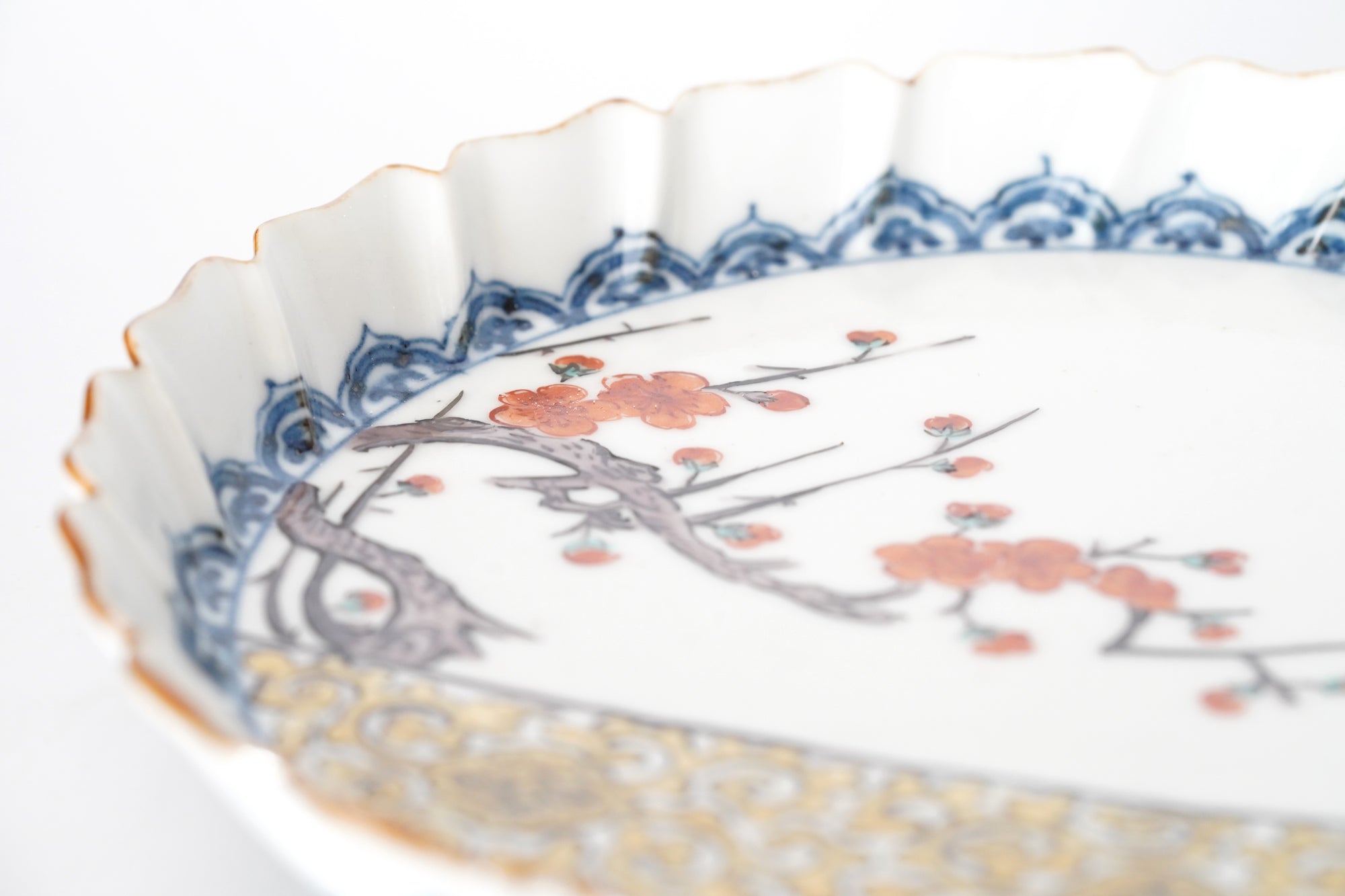 5-inch plate with ink-filled treasures and flowers and birds pattern
