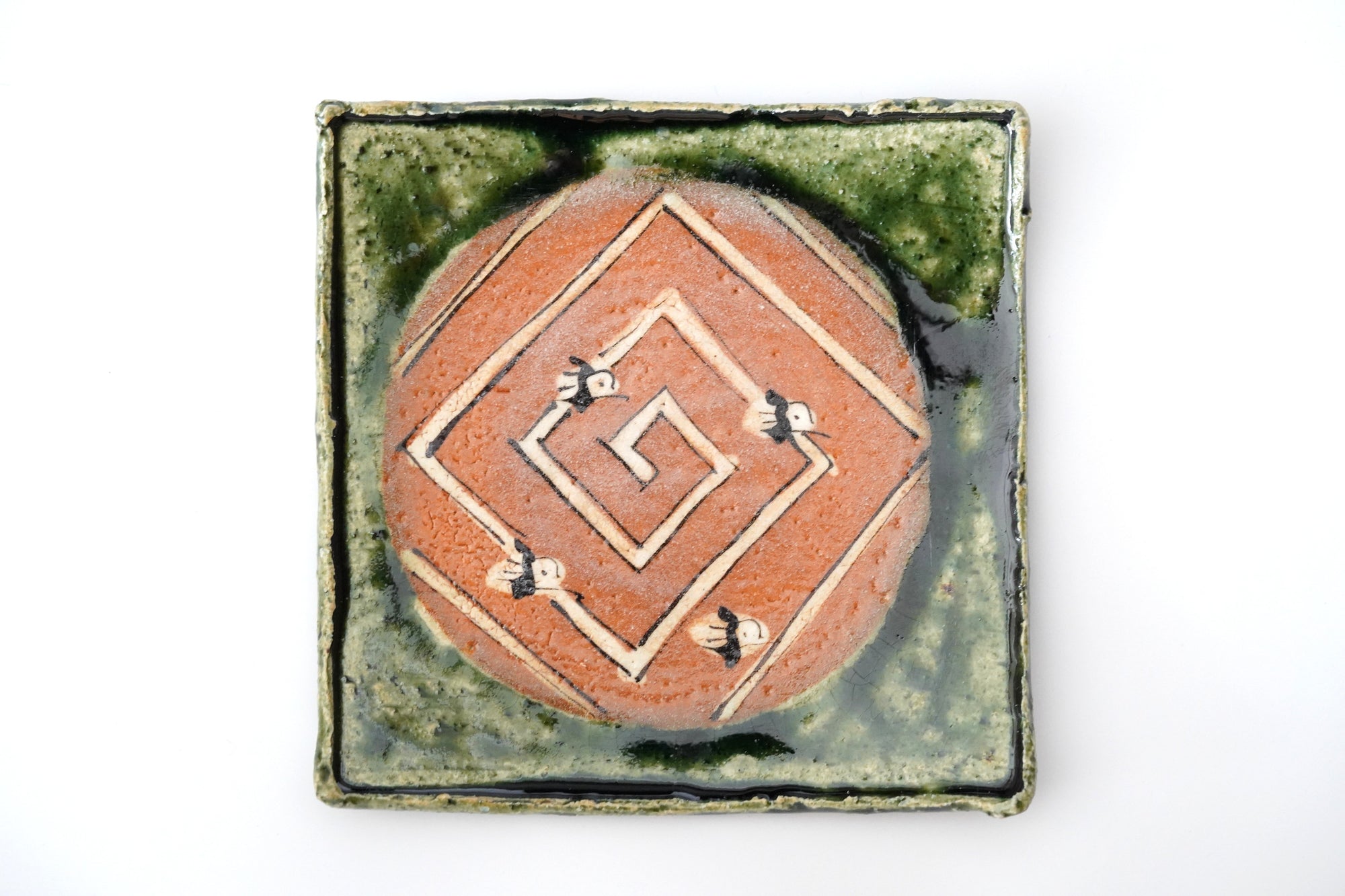 scarlet rectangular plate