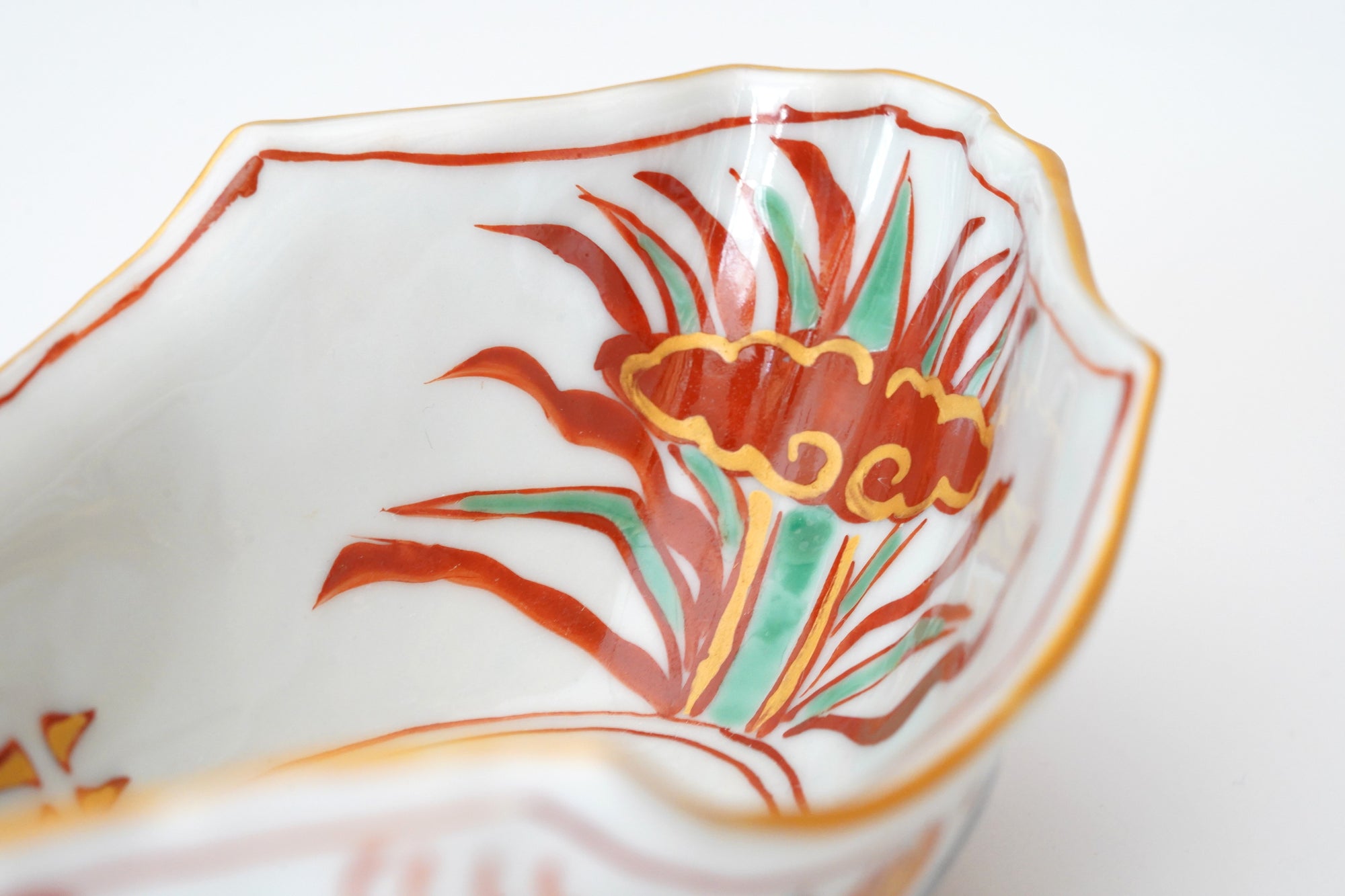 【新道工房】雲母金呉須赤絵船形向付