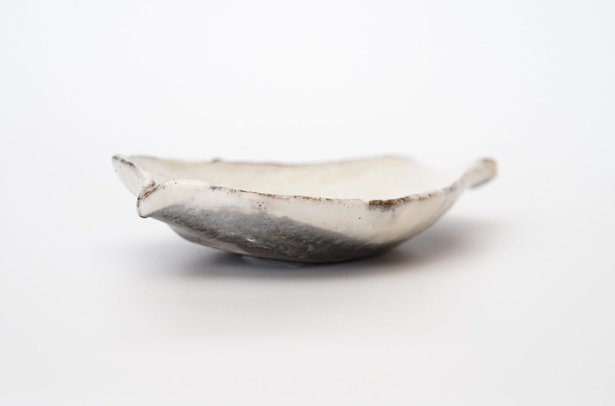 【辻村 塊】粉引向付 蓮弁