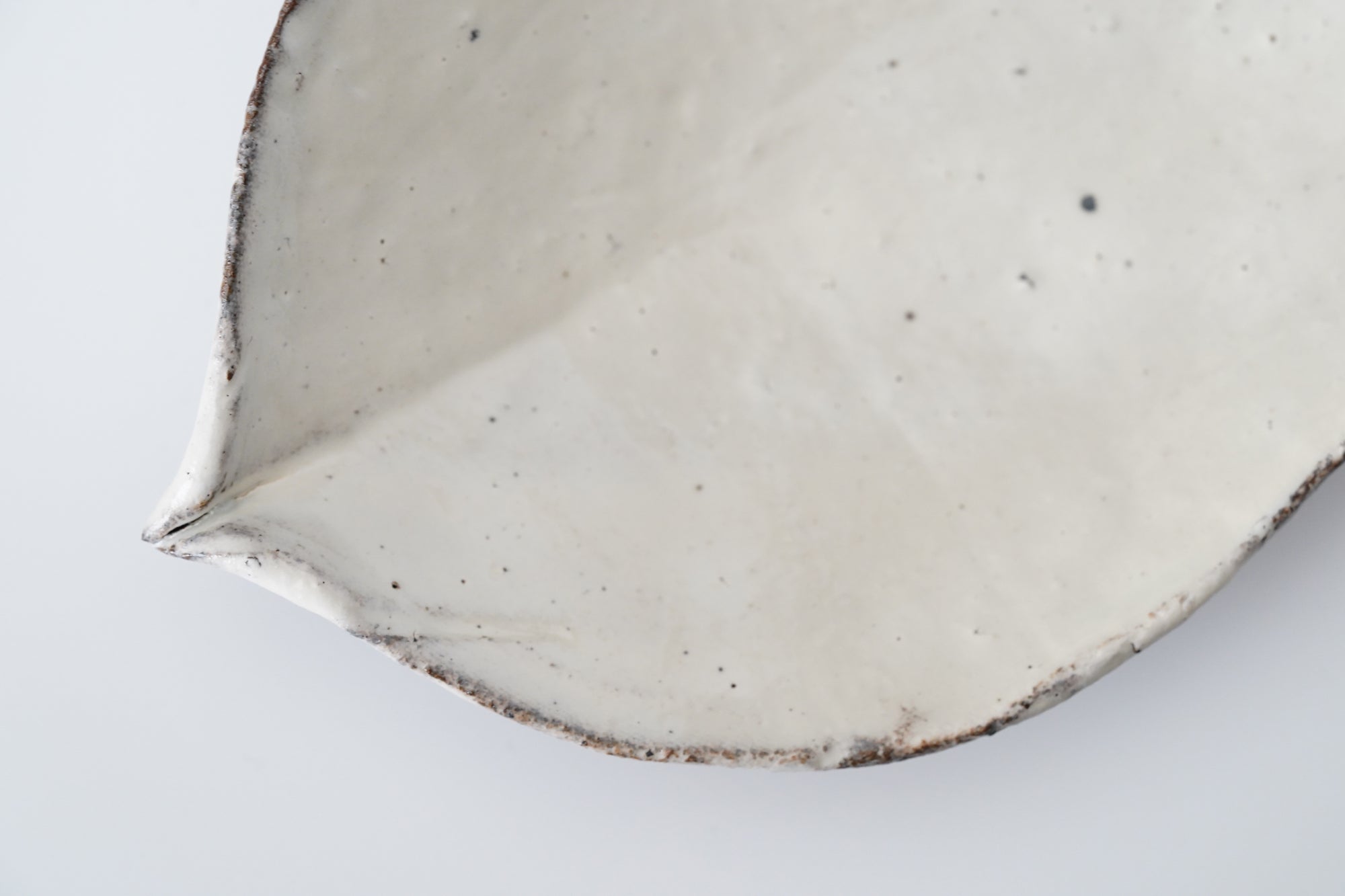 【辻村 塊】粉引向付 蓮弁