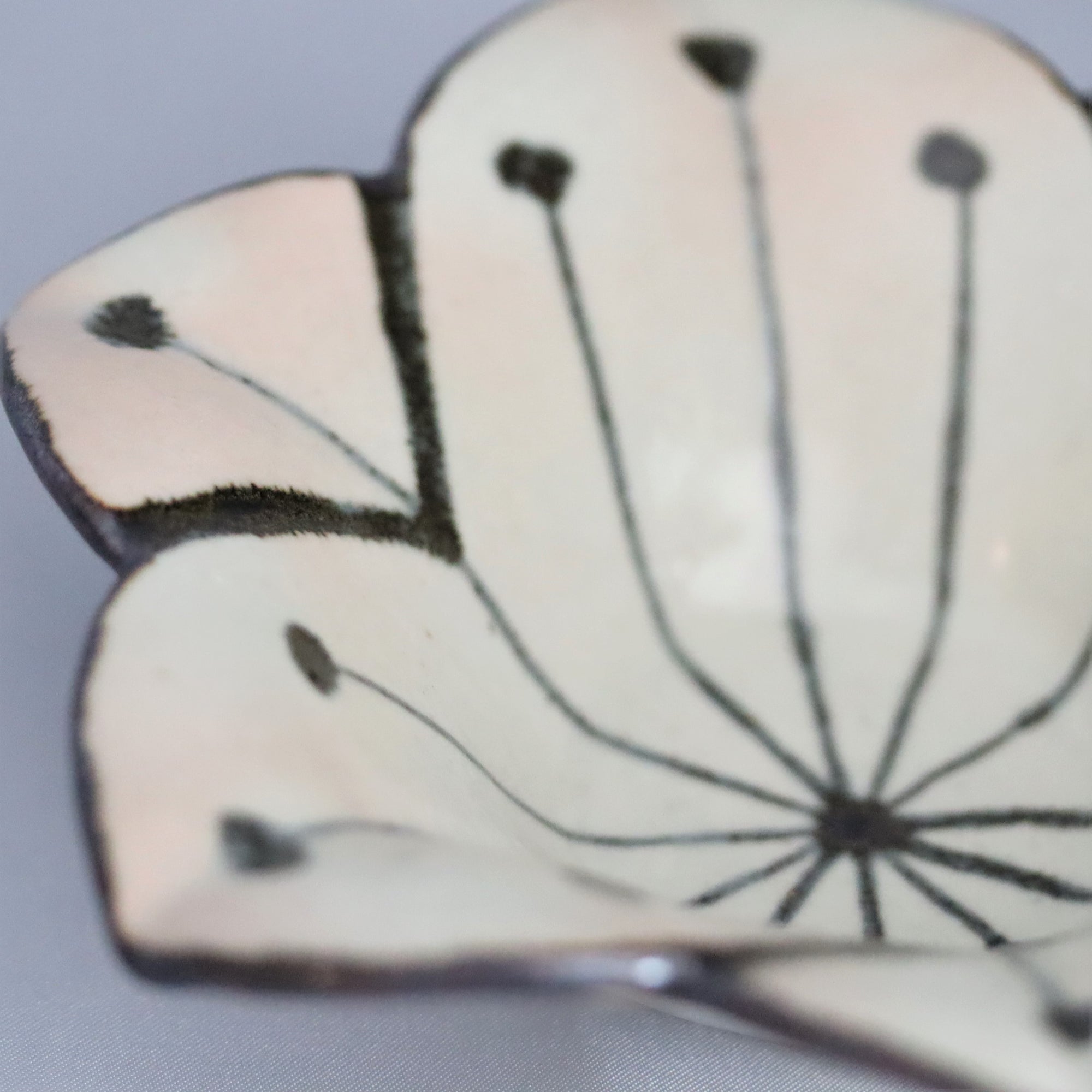 干山写百合向付