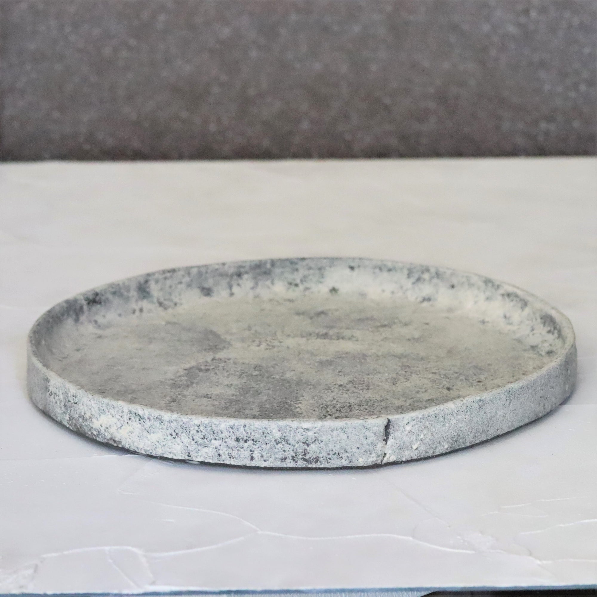 【梶原妙子】立渕丸皿 32cm 粉打(黒)