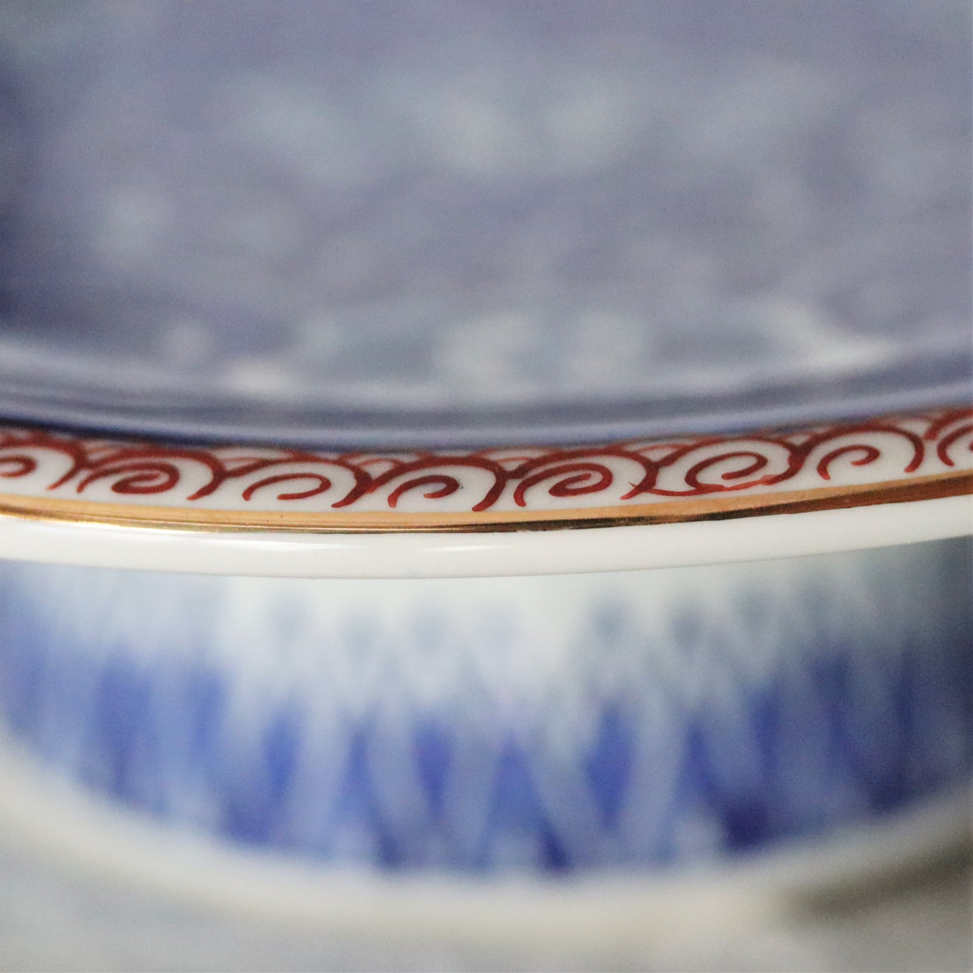 染锦蔓藤花纹高盘