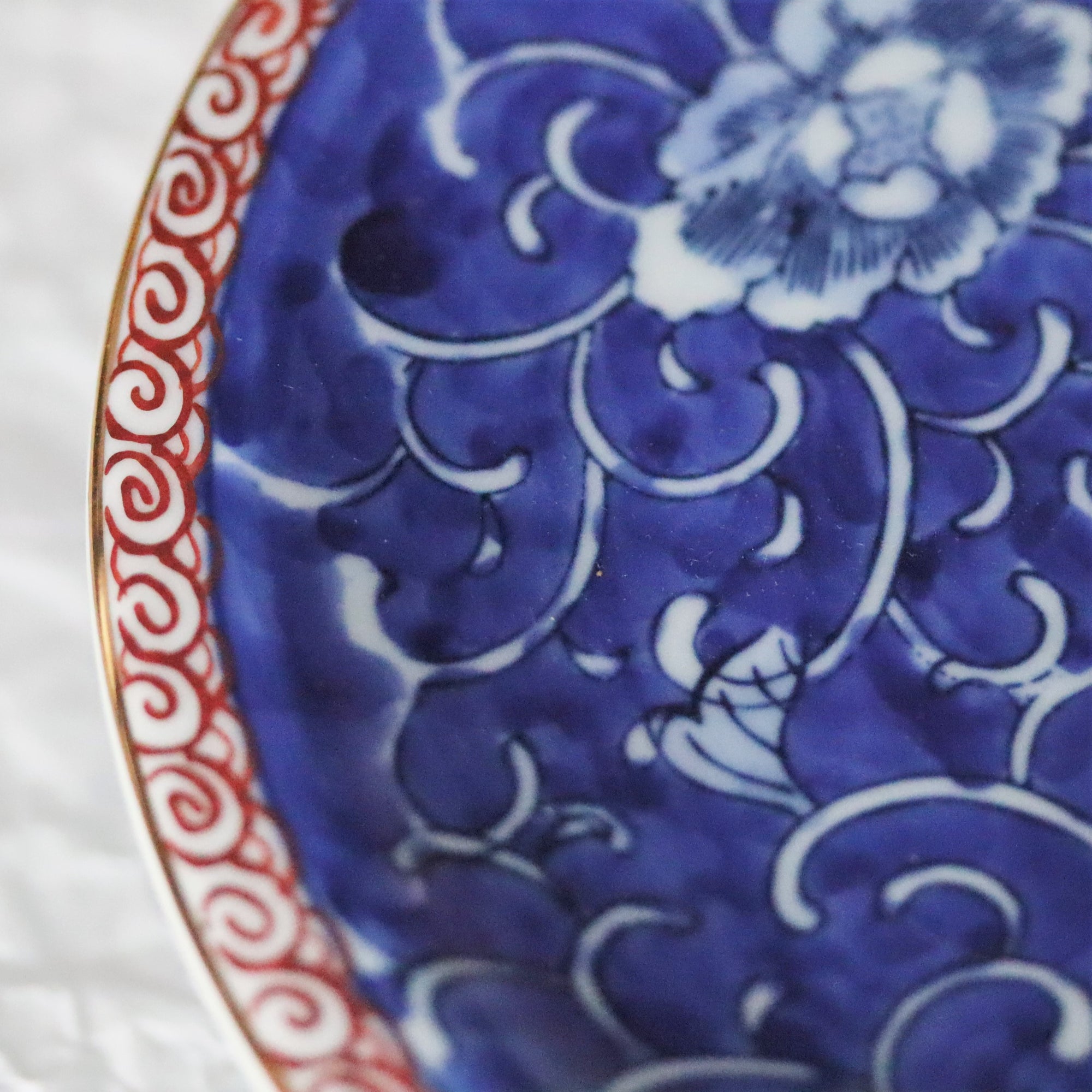 染锦蔓藤花纹高盘