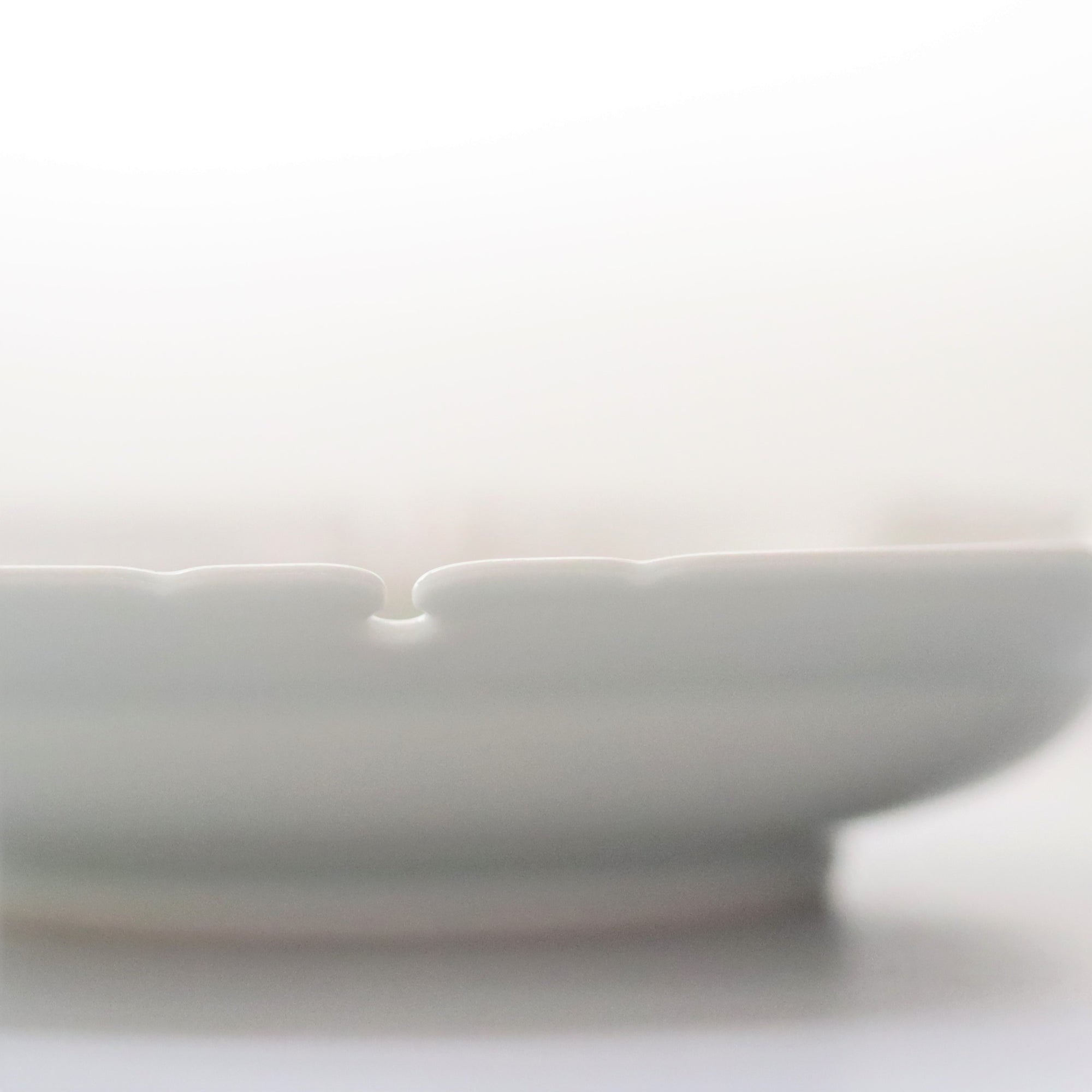 白磁雪輪6寸深皿