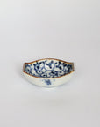 Boat-shaped small attachment with dyed octopus arabesque
