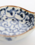 Boat-shaped small attachment with dyed octopus arabesque