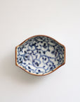 Boat-shaped small attachment with dyed octopus arabesque