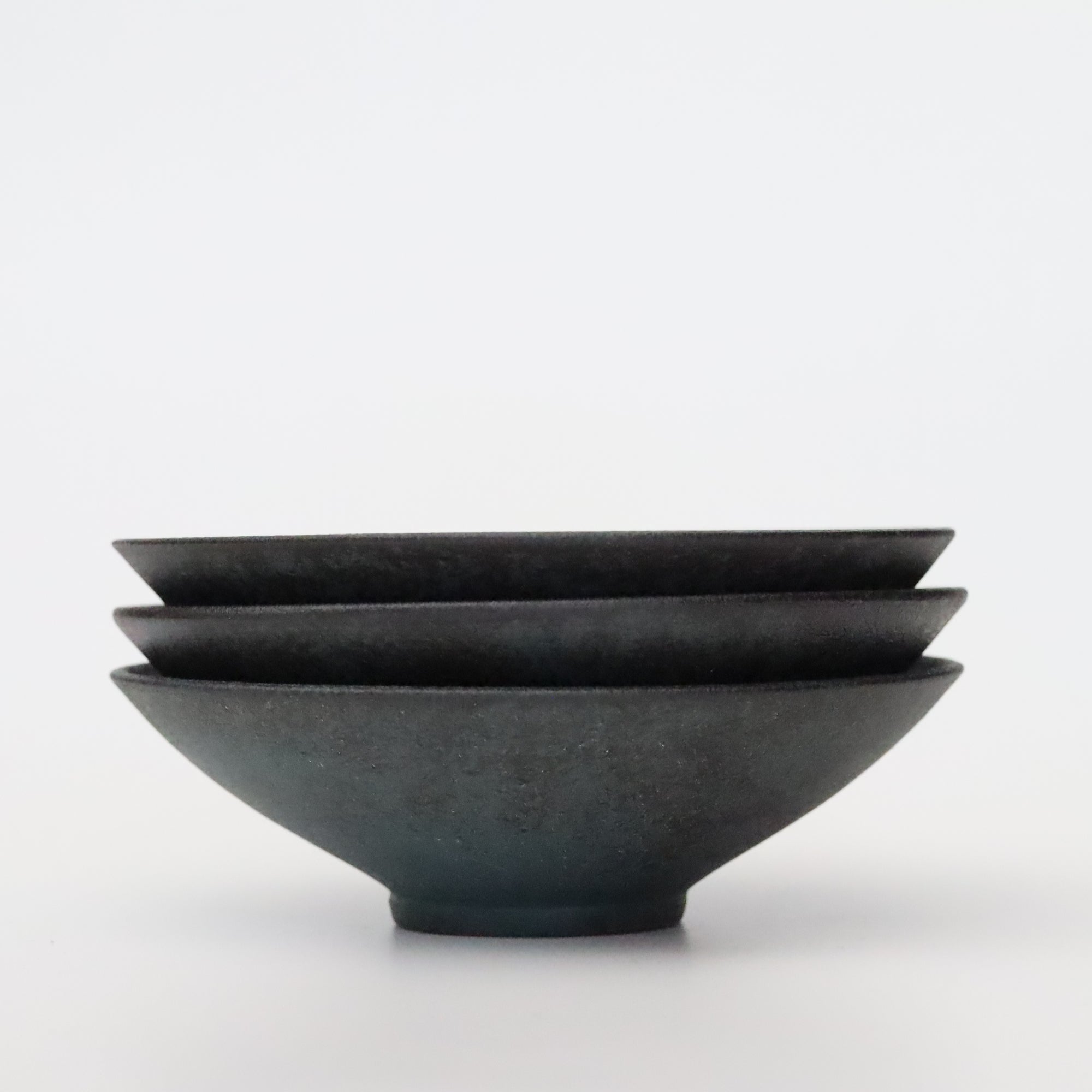 【Eiichi Shibuya】地ノ器 edged bowl small verdigris blue