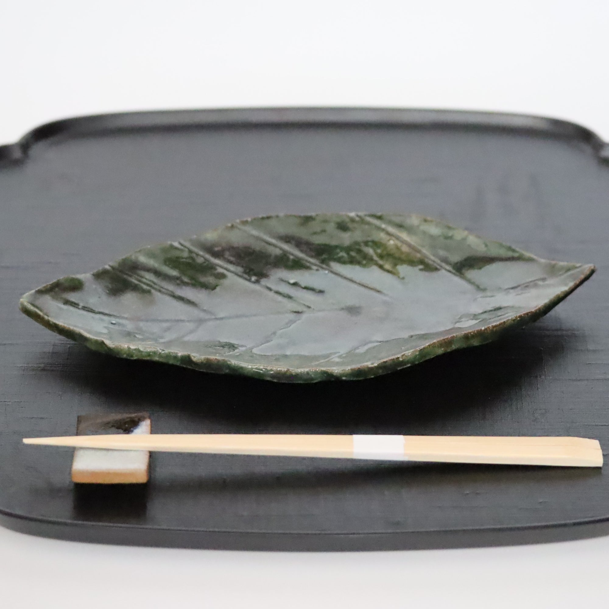 Oribe leaf plate