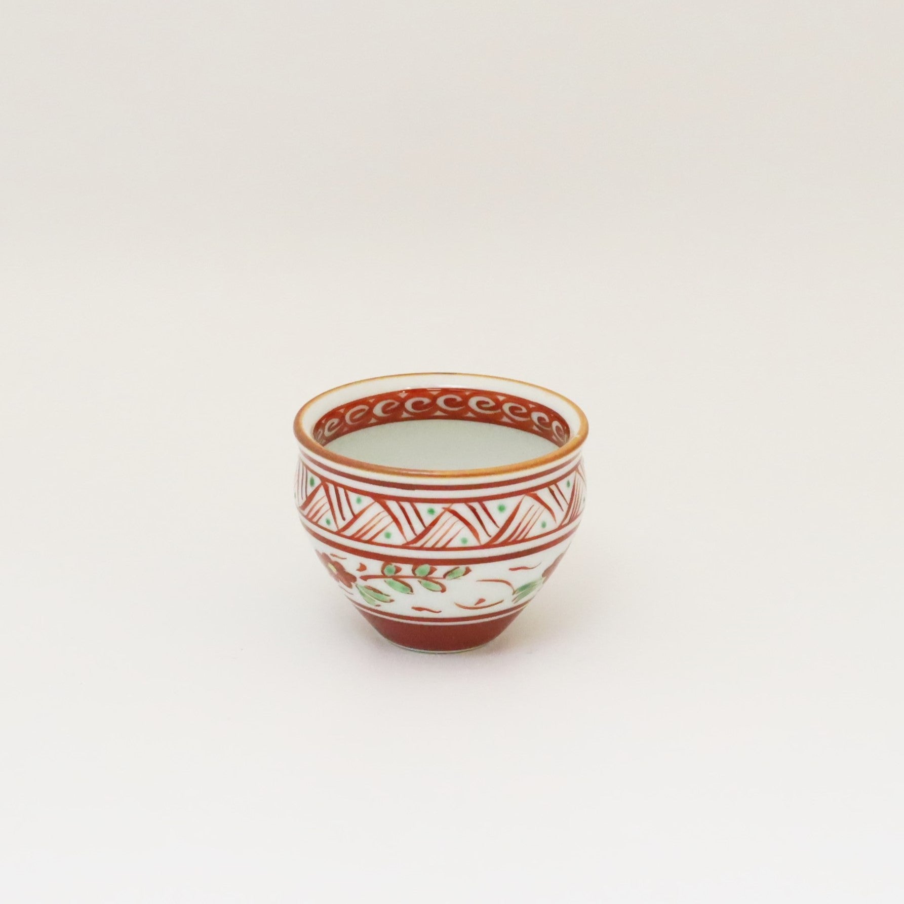 Vermilion-covered patterned flower pots