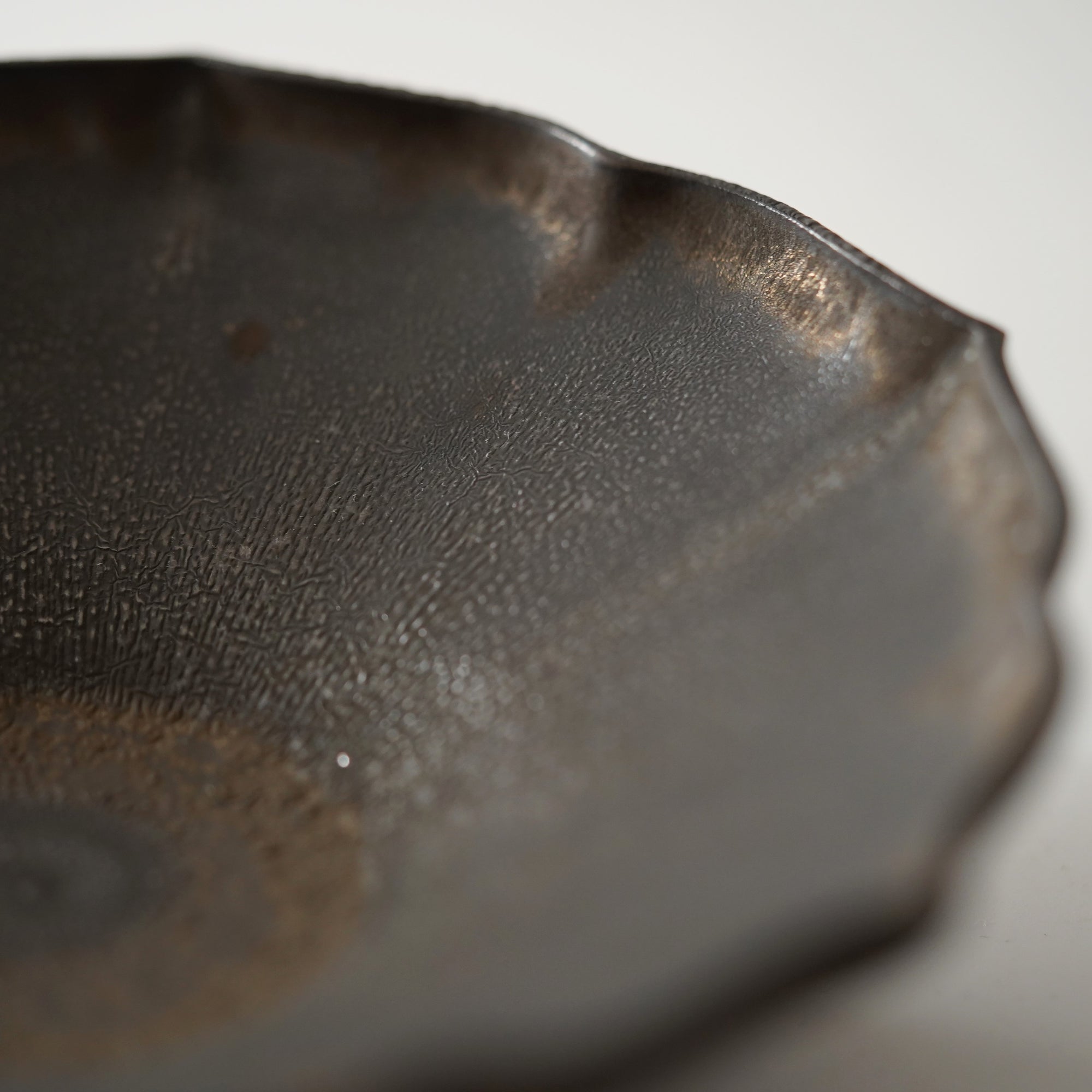 【Hideki Yamamoto】Kuro-yu flower-shaped morning glory bowl Small
