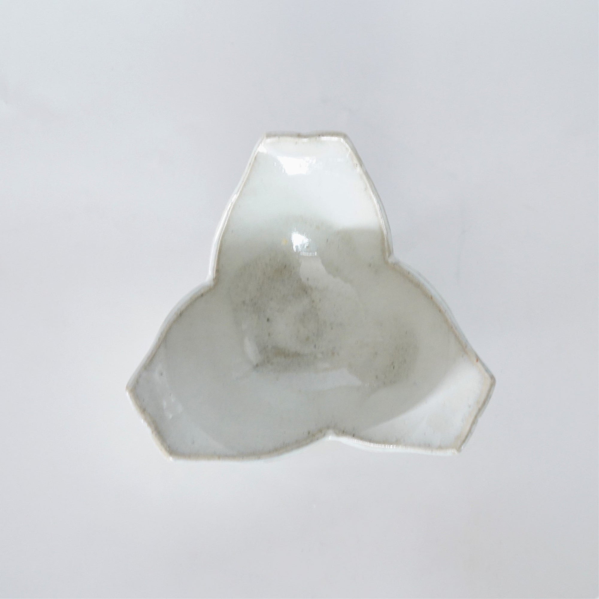 【Rui Mitoh】Ao-Karatsu round flower-shaped small plate