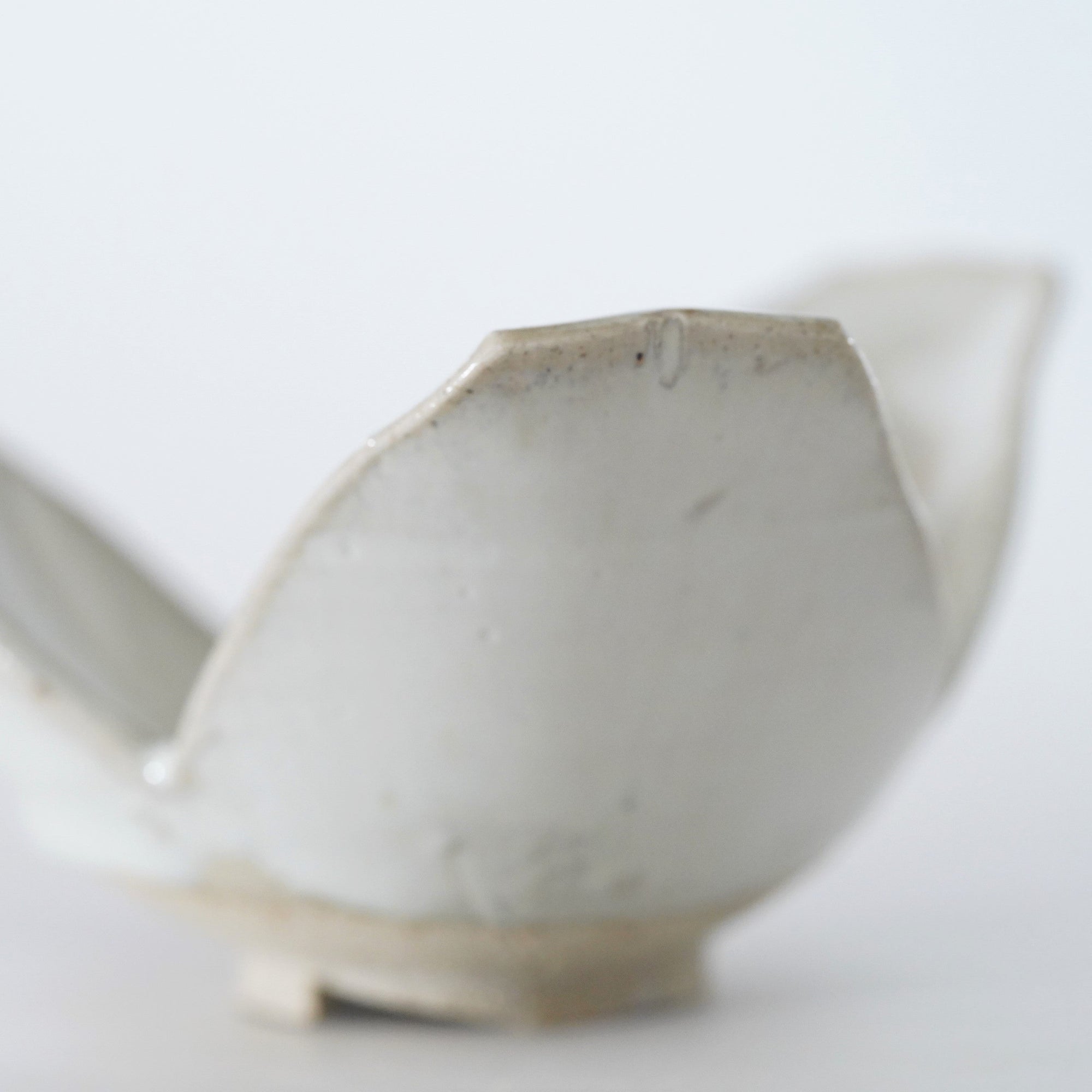 【Rui Mitoh】Ao-Karatsu round flower-shaped small plate