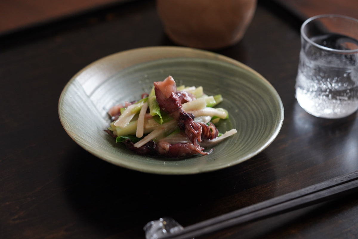 織部焼の緑に魅せられて ｜ 400年愛される釉薬の色