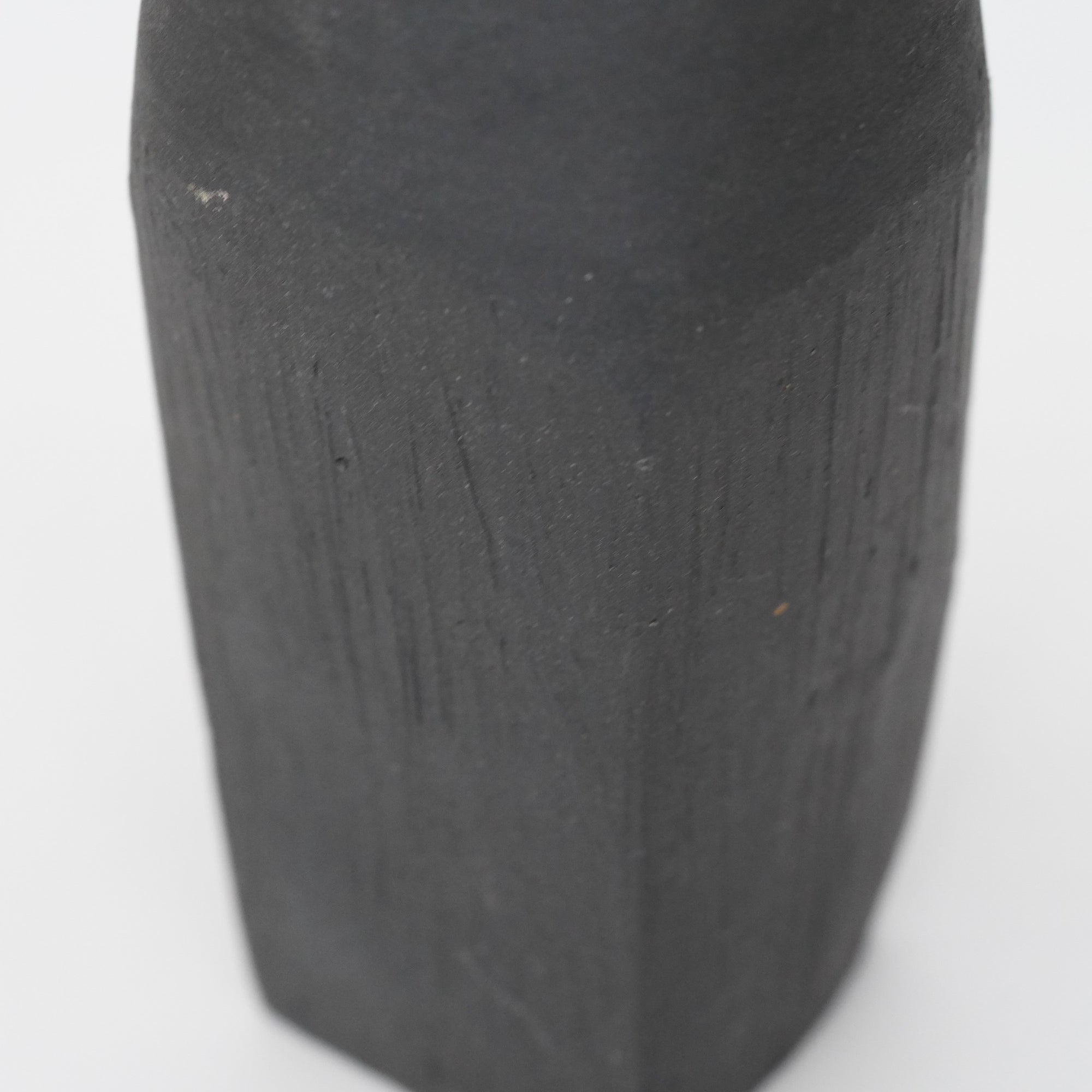 [Etsushi Noguchi] Black yakijime square bottle