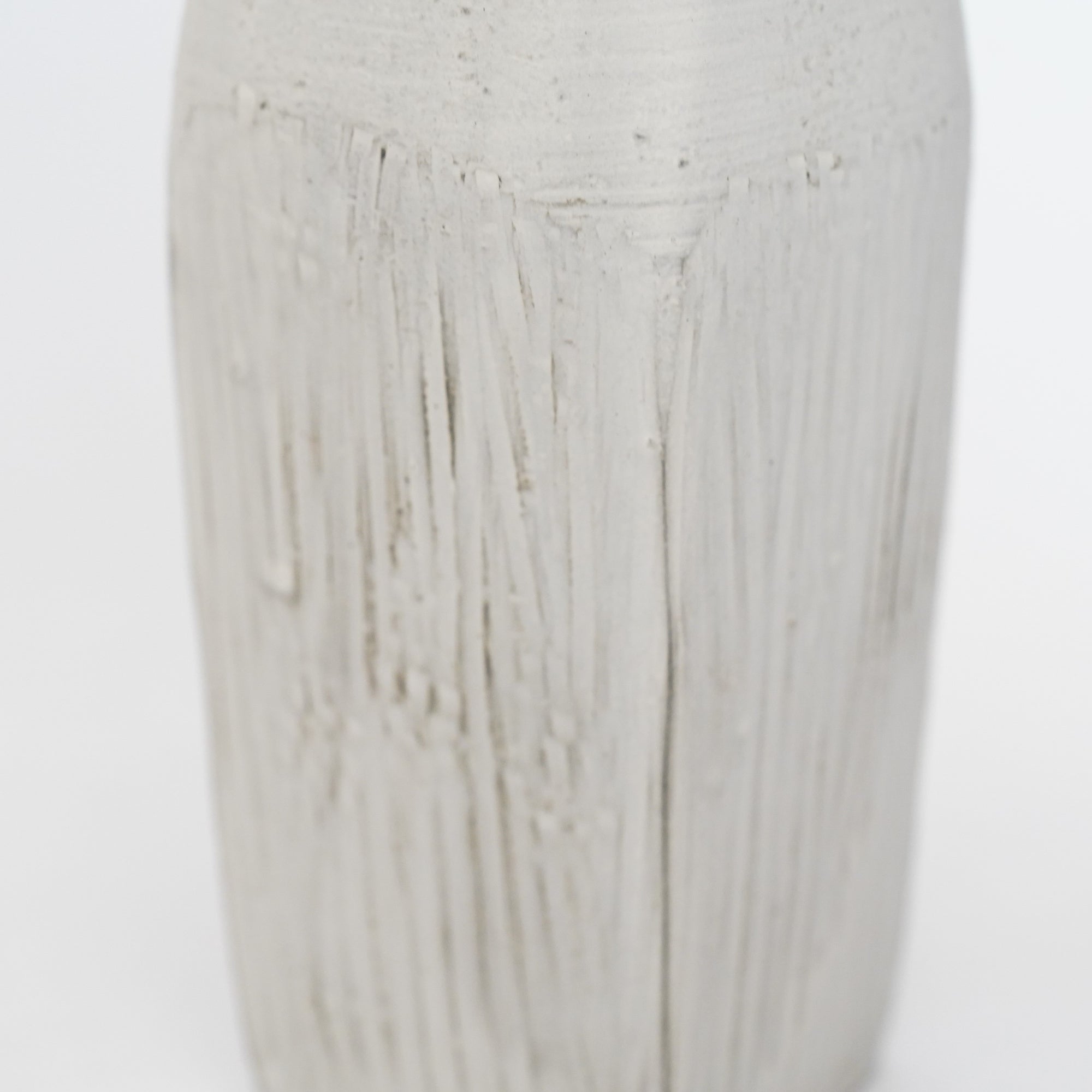 [Etsushi Noguchi] White ceramic square bottle