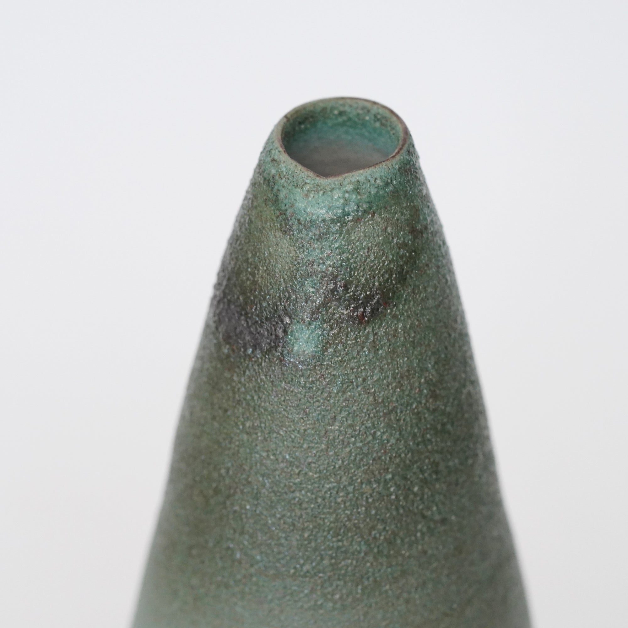 [Etsushi Noguchi] Green and white glazed flower vase