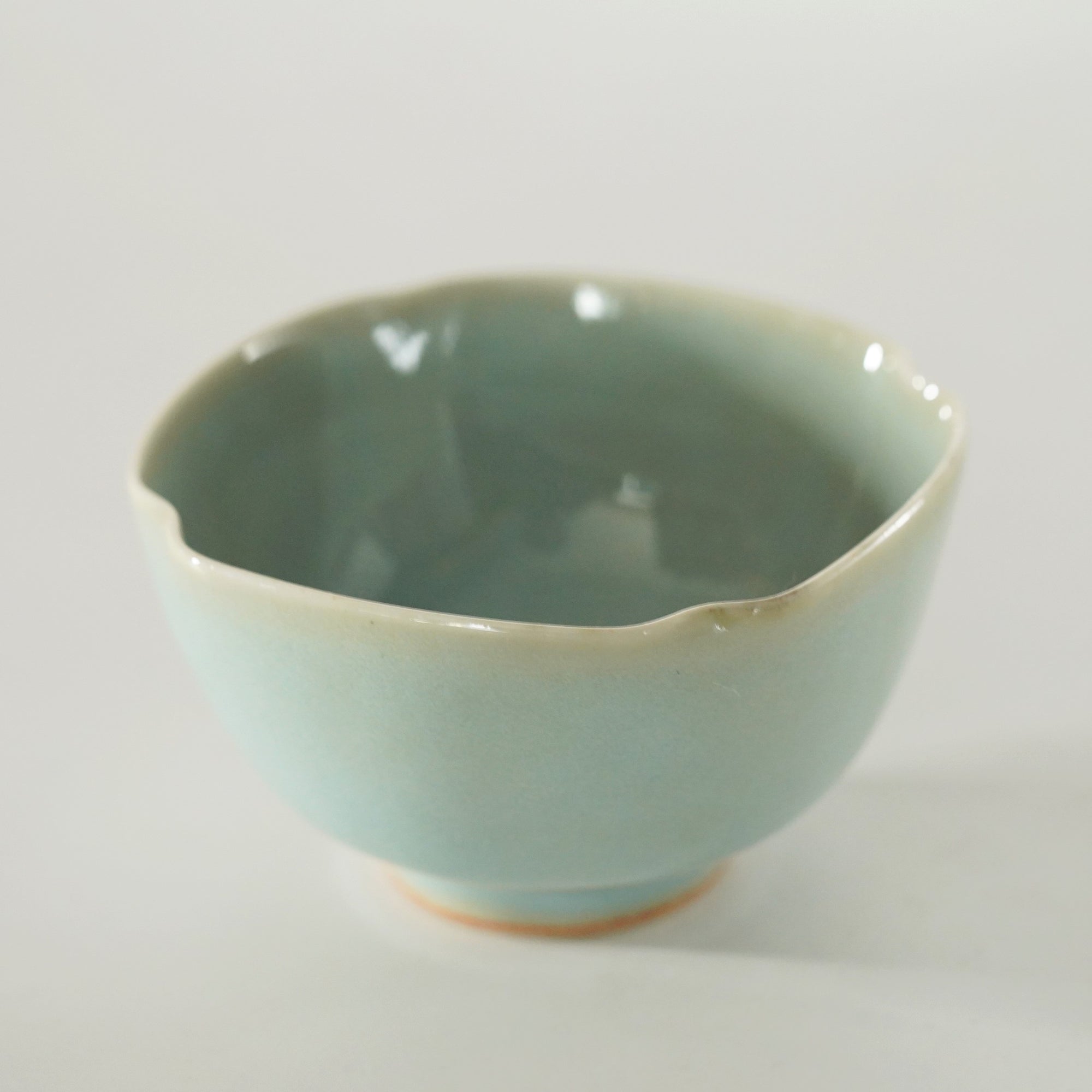 [Taku Kiyama] Powdered celadon with four-sided small plate