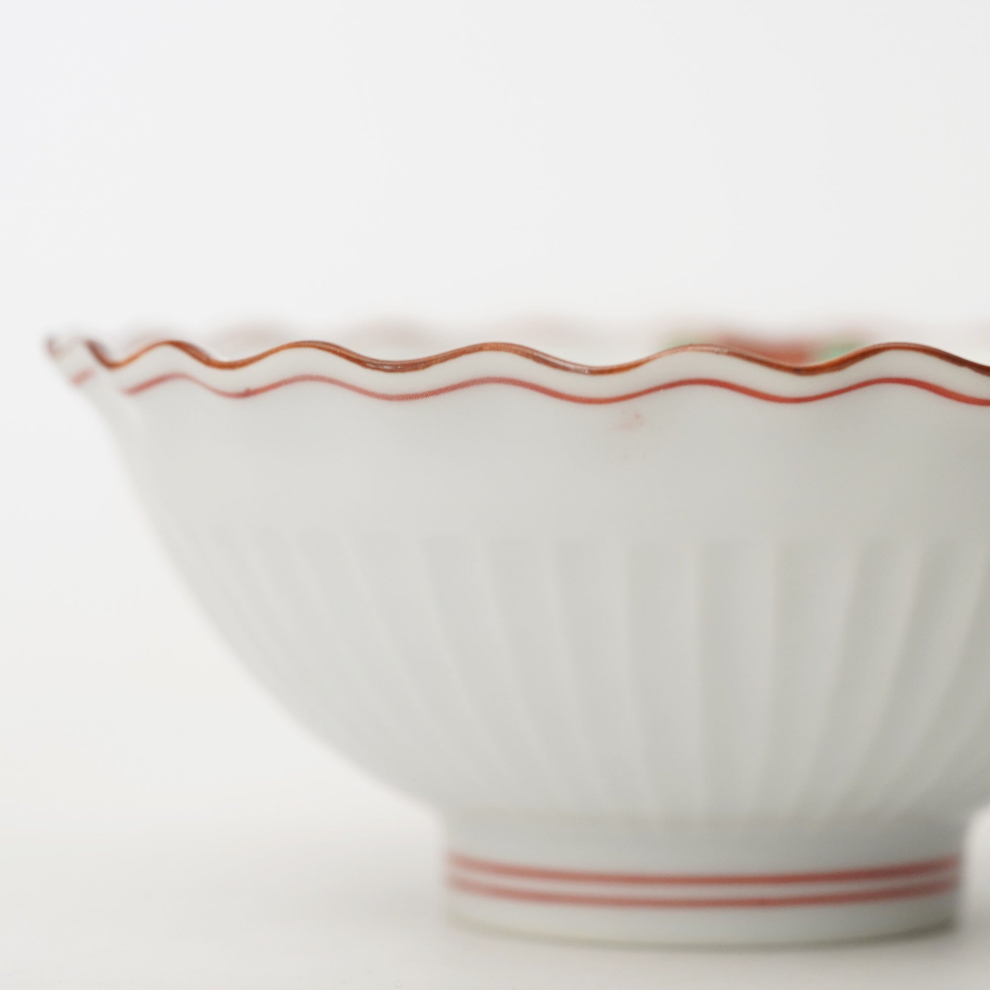 Nishiki fish pattern wave bowl