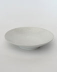 [Bunsho Kiln] White porcelain arabesque-shaped 6-inch shallow bowl