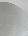 [Bunsho Kiln] White porcelain arabesque-shaped 6-inch shallow bowl