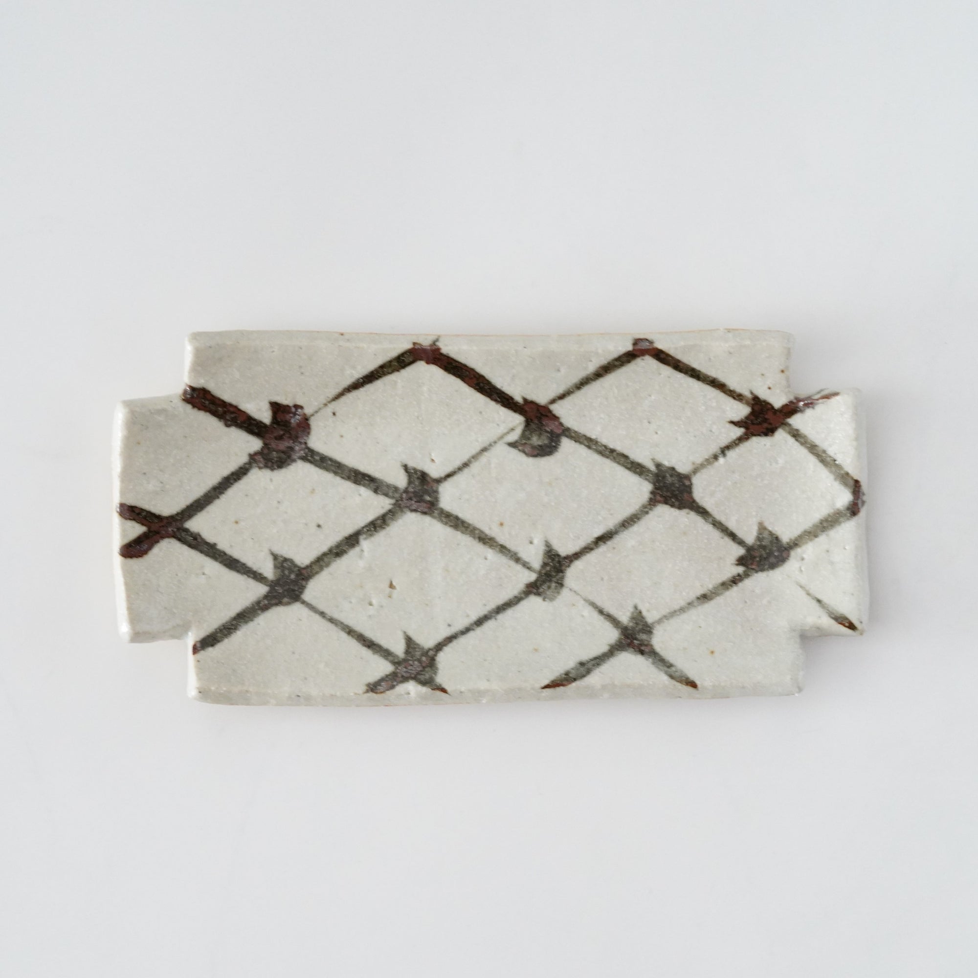 Karatsu rust lattice corner cut rectangular plate