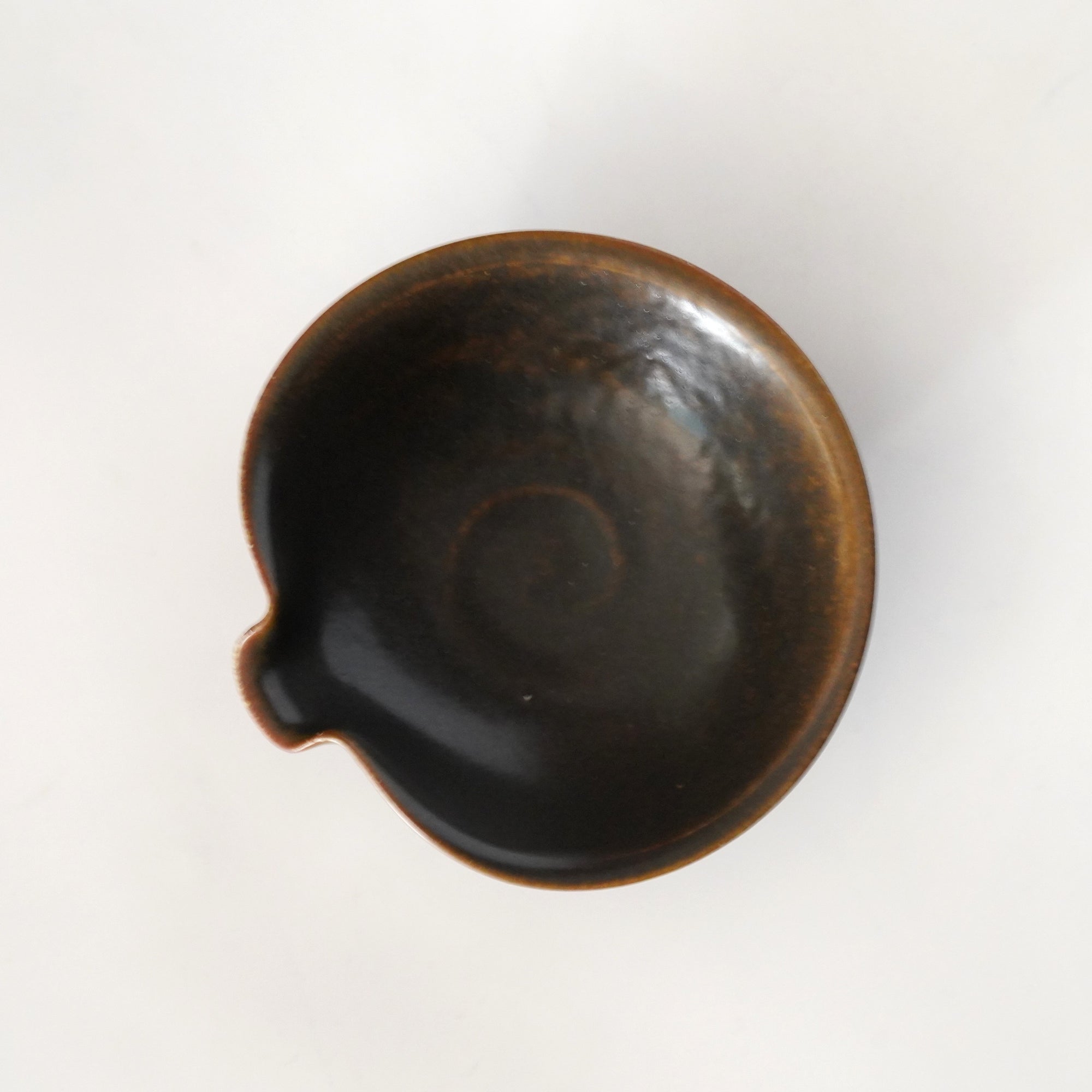 [Nobuyuki Furuya] Black glaze with Katakuchi Mukai