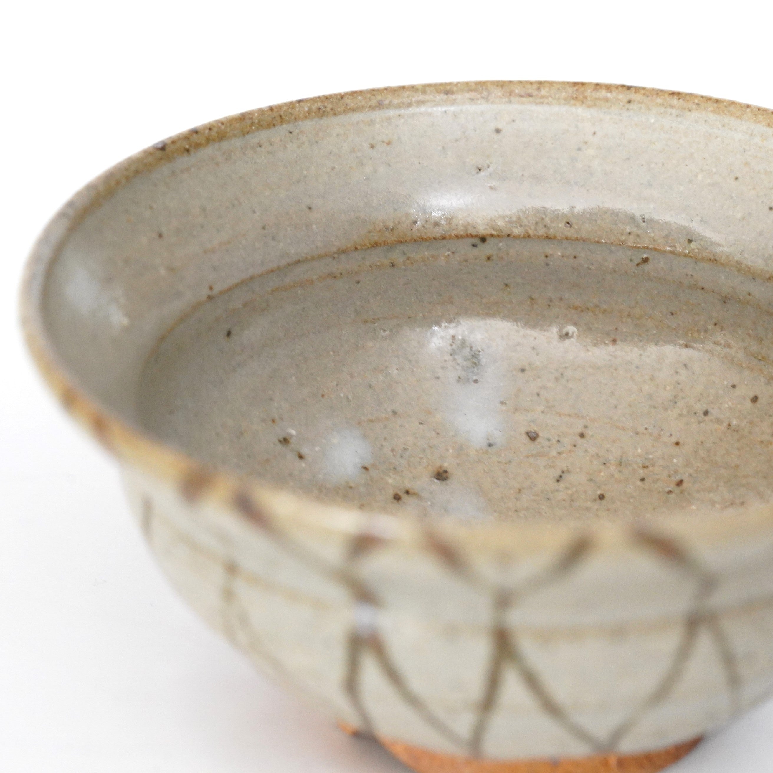 藤ノ木陽太郎】絵唐津蓋物 網目文 – うつわ御結