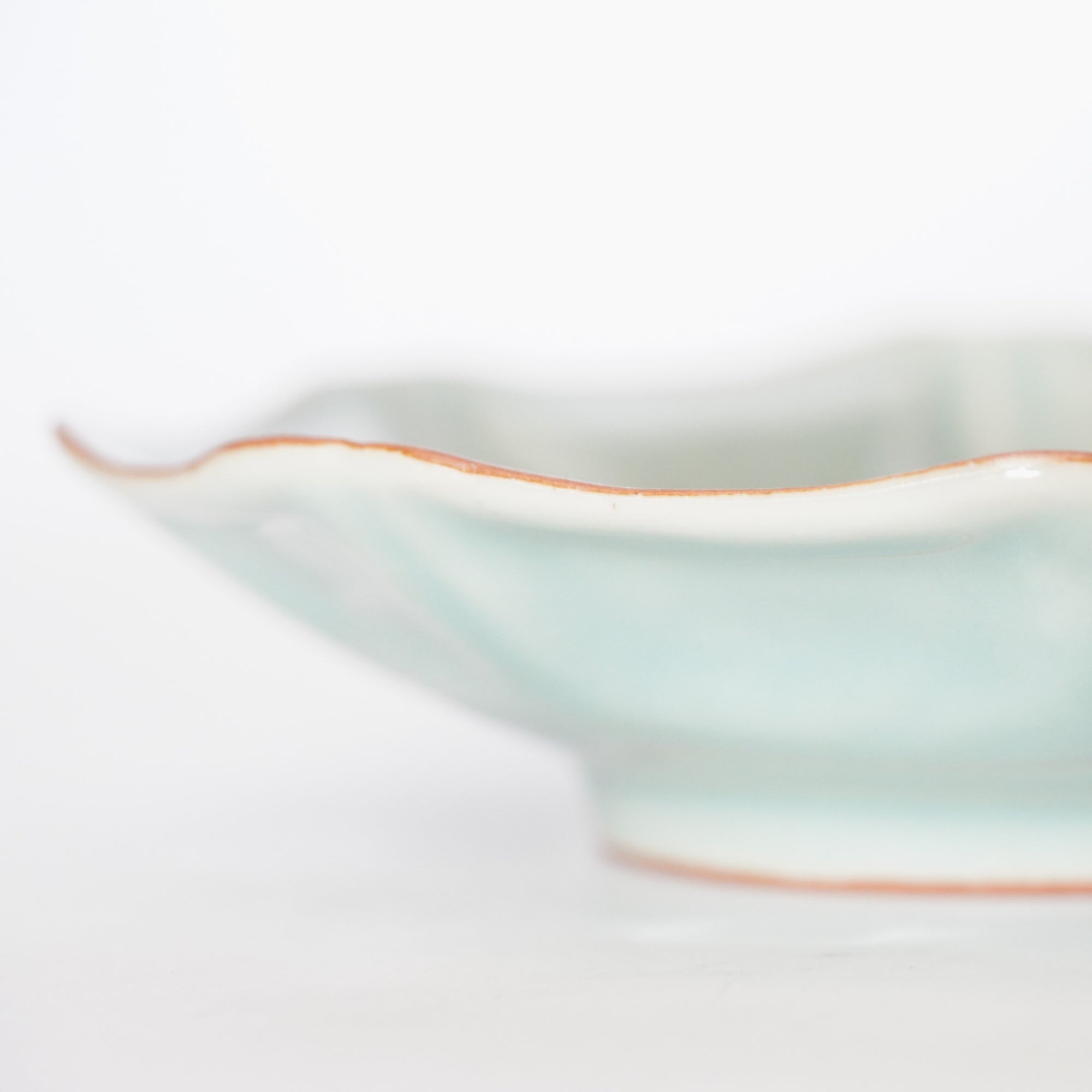 【Hirokazu Kato】Flower-patterned Hexagonal celadon bowl