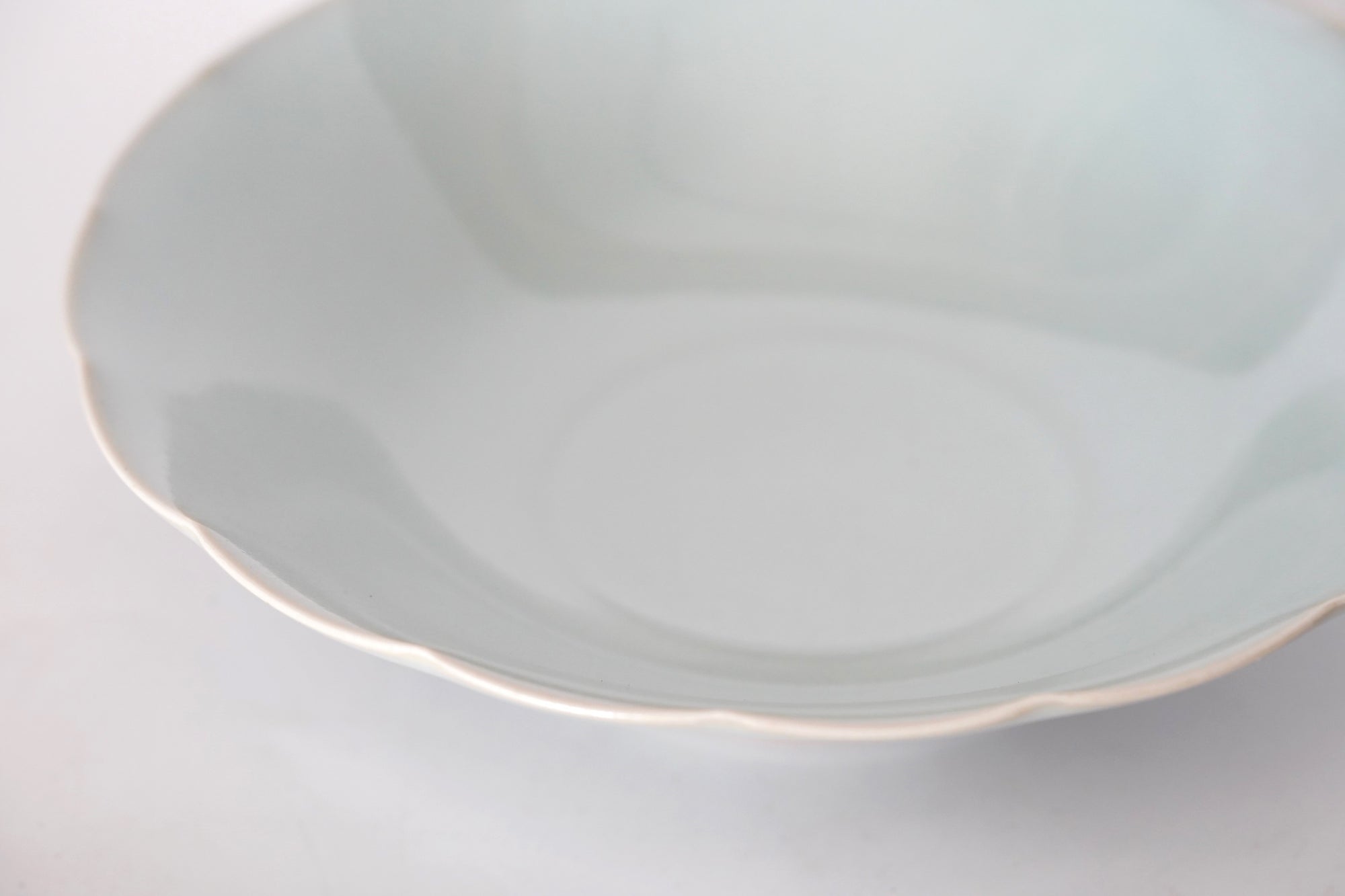 [Taku Kiyama] Powder celadon flower bowl