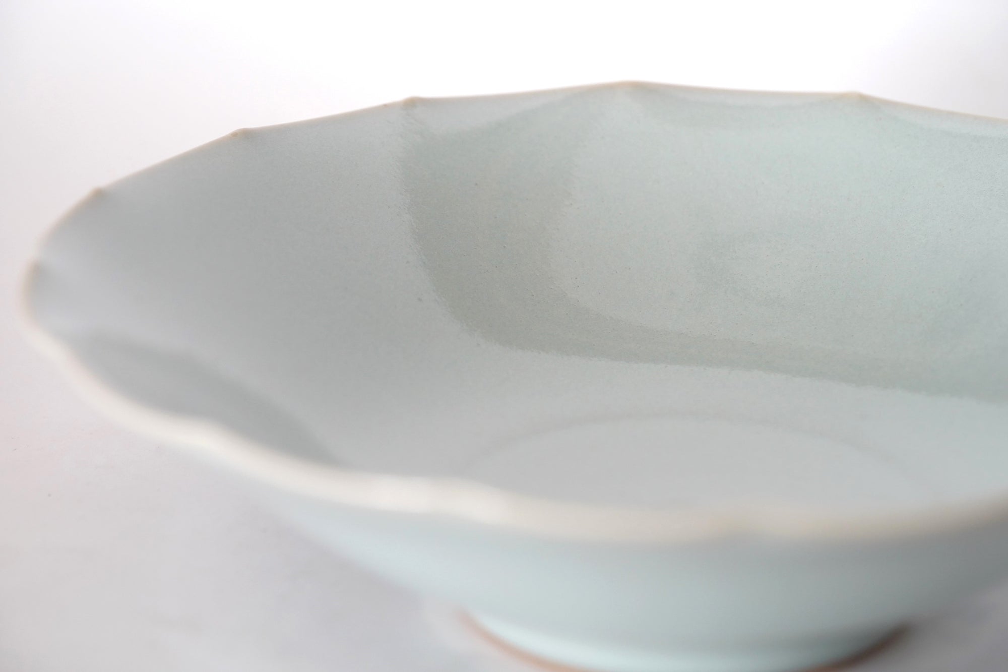 [Taku Kiyama] Powder celadon flower bowl