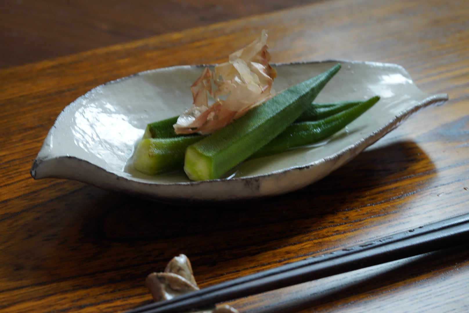 【辻村 塊】粉引向付　蓮弁