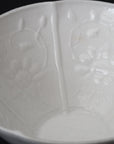 [Bunshogama] White porcelain flower-shaped small bowl