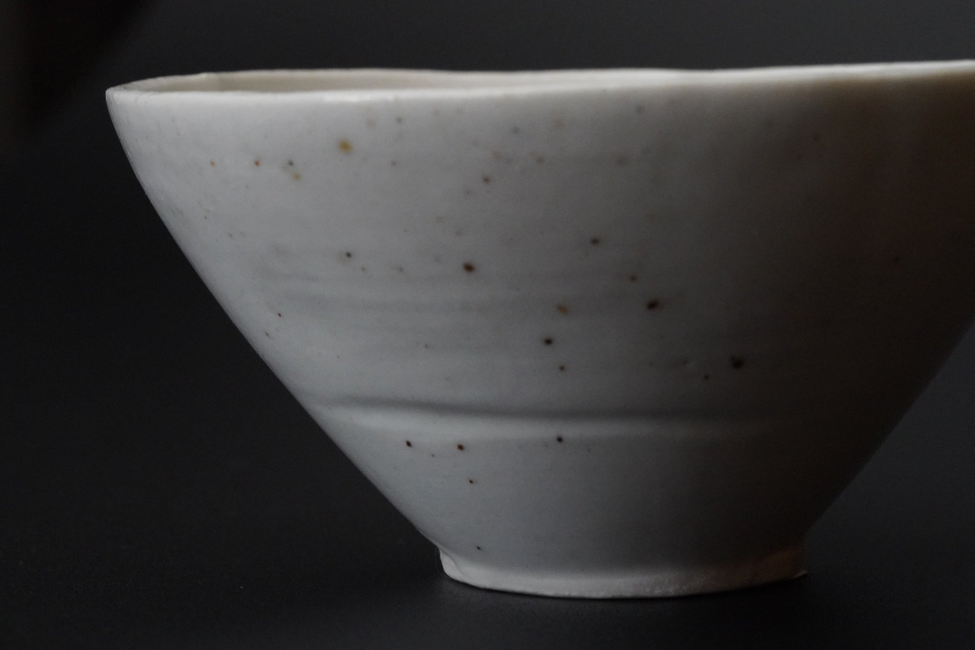 [Bunshogama] White porcelain flower-shaped small bowl