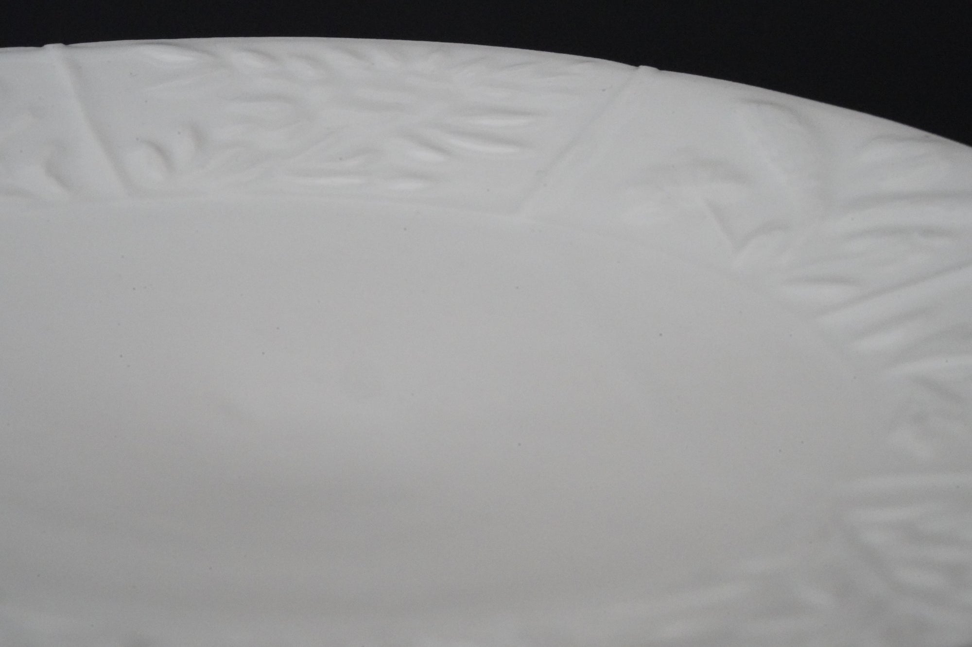 【文祥窯】白磁草花型打5.5寸皿