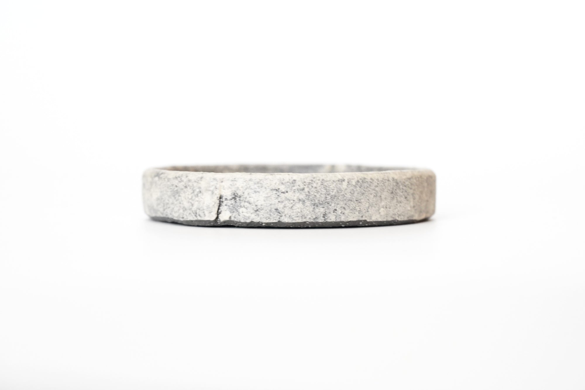 【Taeko Kajihara】Kouchi edged round plate Black
