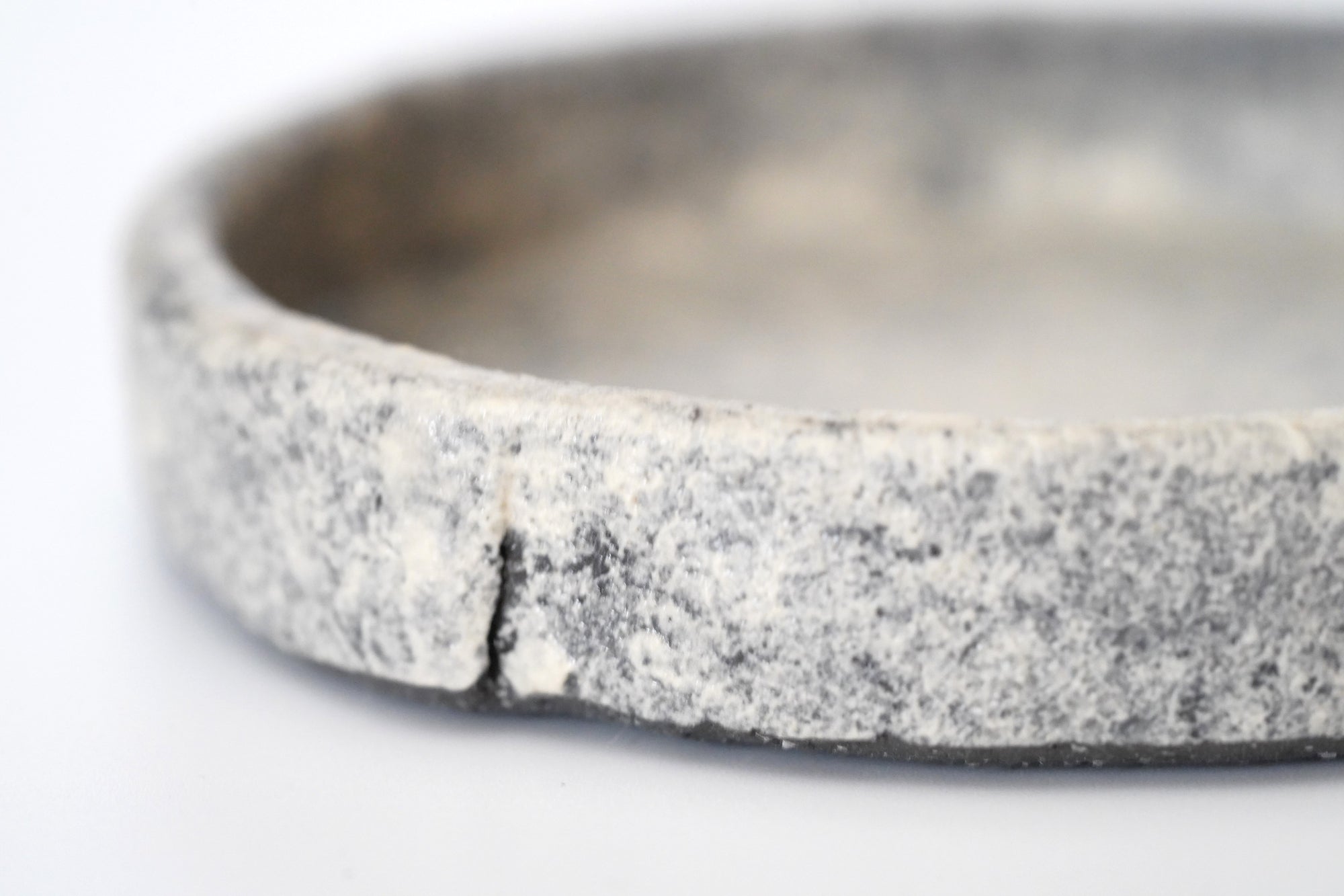 【Taeko Kajihara】Kouchi edged round plate Black