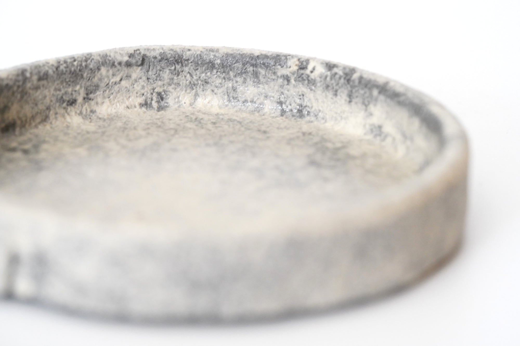 【Taeko Kajihara】Kouchi edged round plate Black