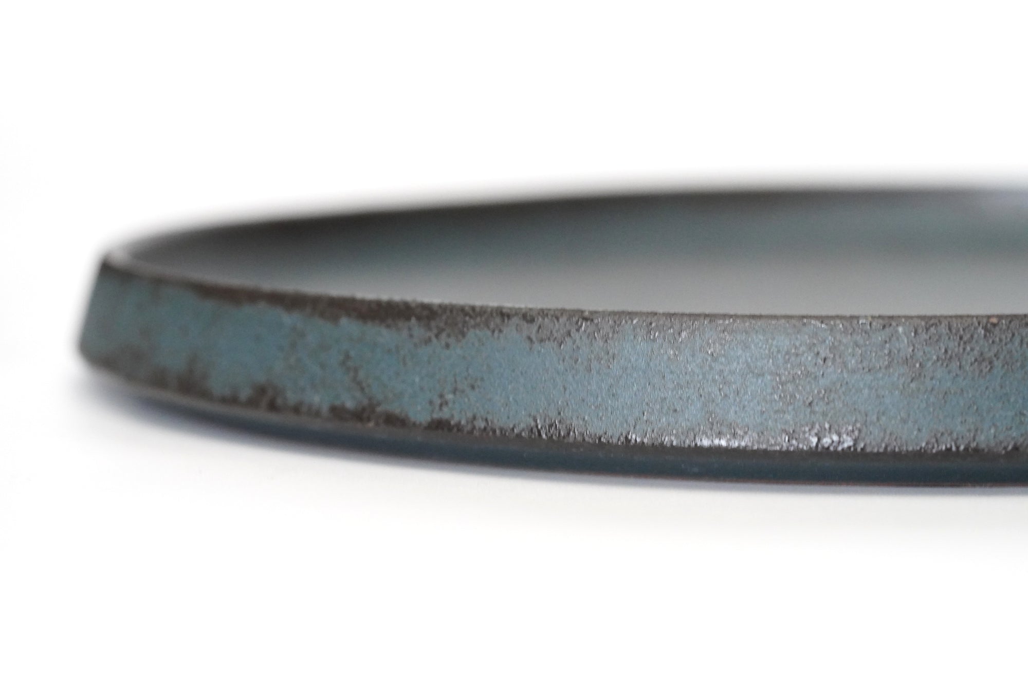 【渋谷英一】地ノ器フラット皿　縁立　緑青