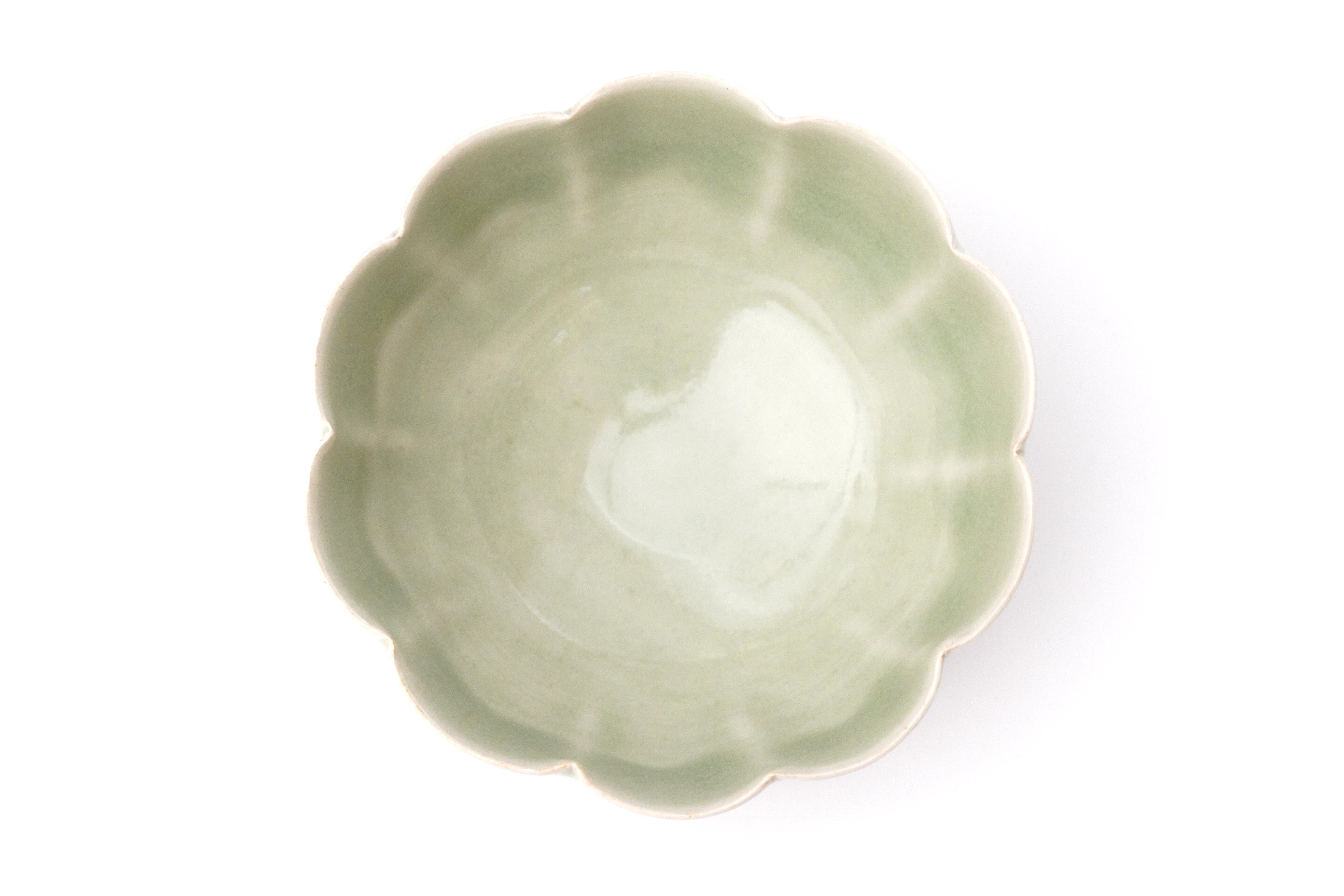 岡本作礼】翠青唐津輪花鉢 – うつわ御結